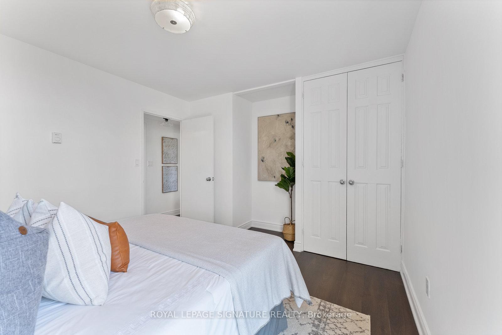 2 Bedrooms Condo at 40 Homewood, Toronto For sale