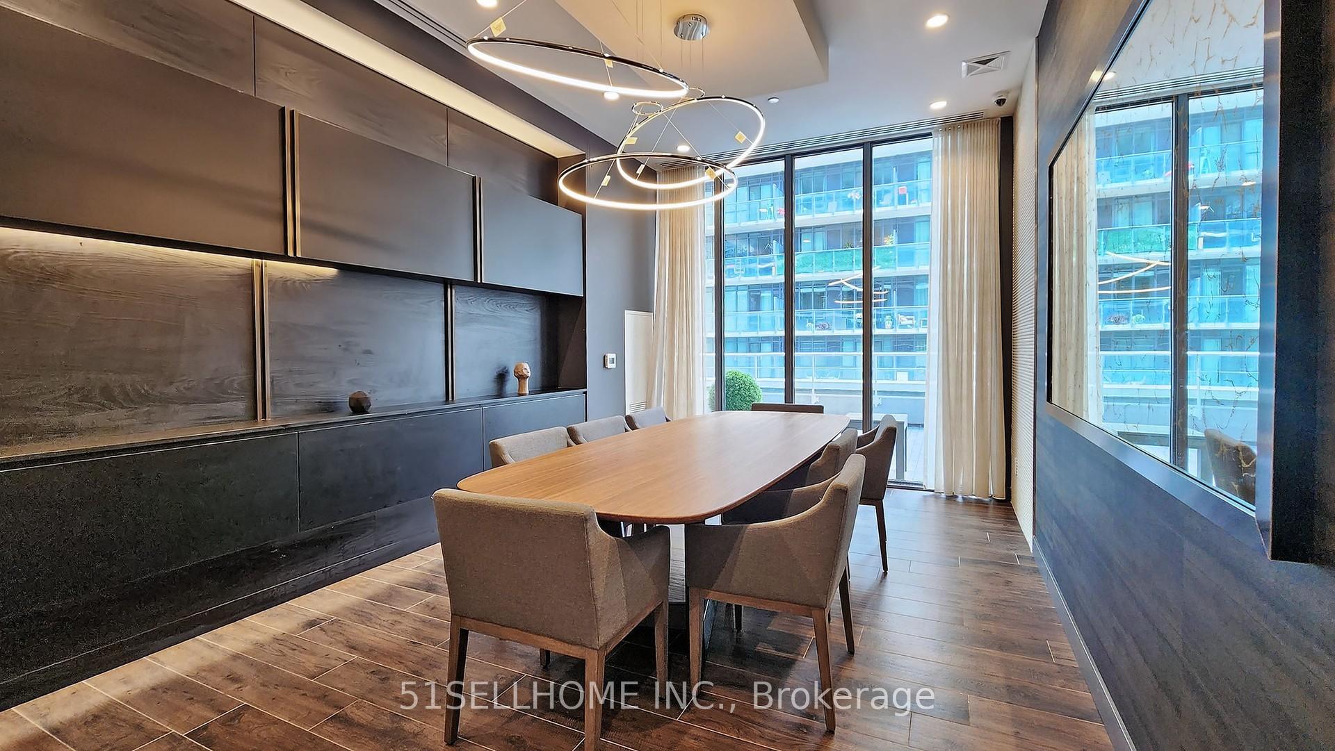 2 Bedrooms Condo at 70 Annie Craig, Toronto For sale