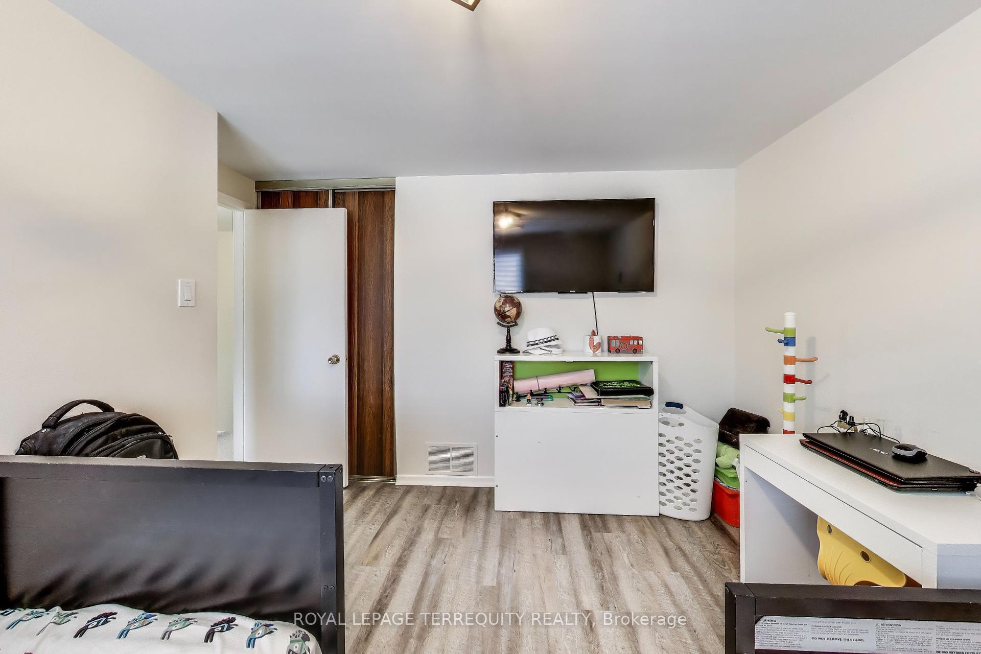 3 Bedrooms Condo at 2020 South Millway, Mississauga For sale
