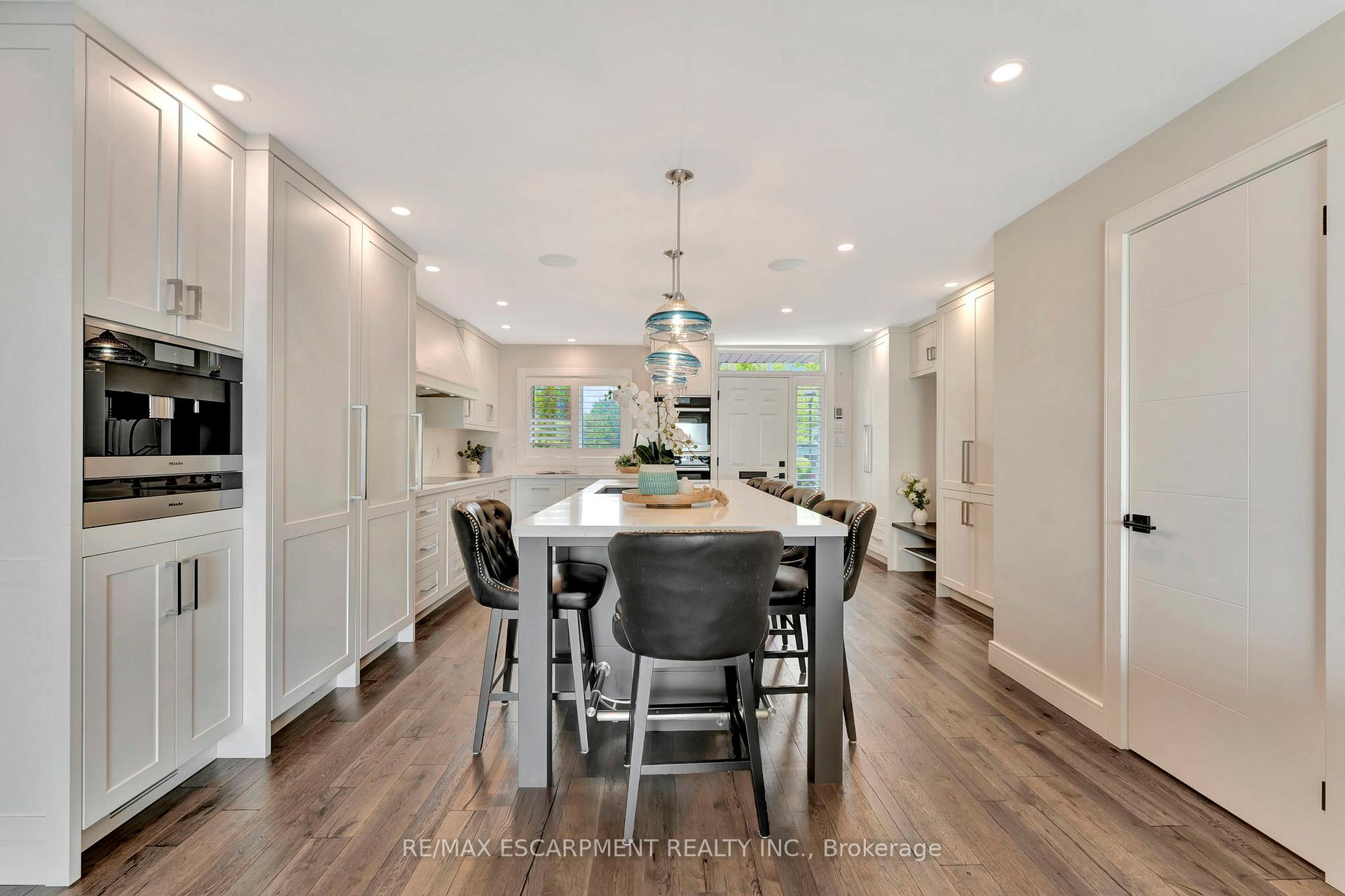 1 Bedroom Condo at 2136 Old Lakeshore, Burlington For sale