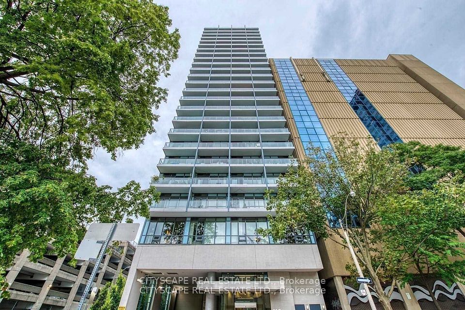 210 Simcoe