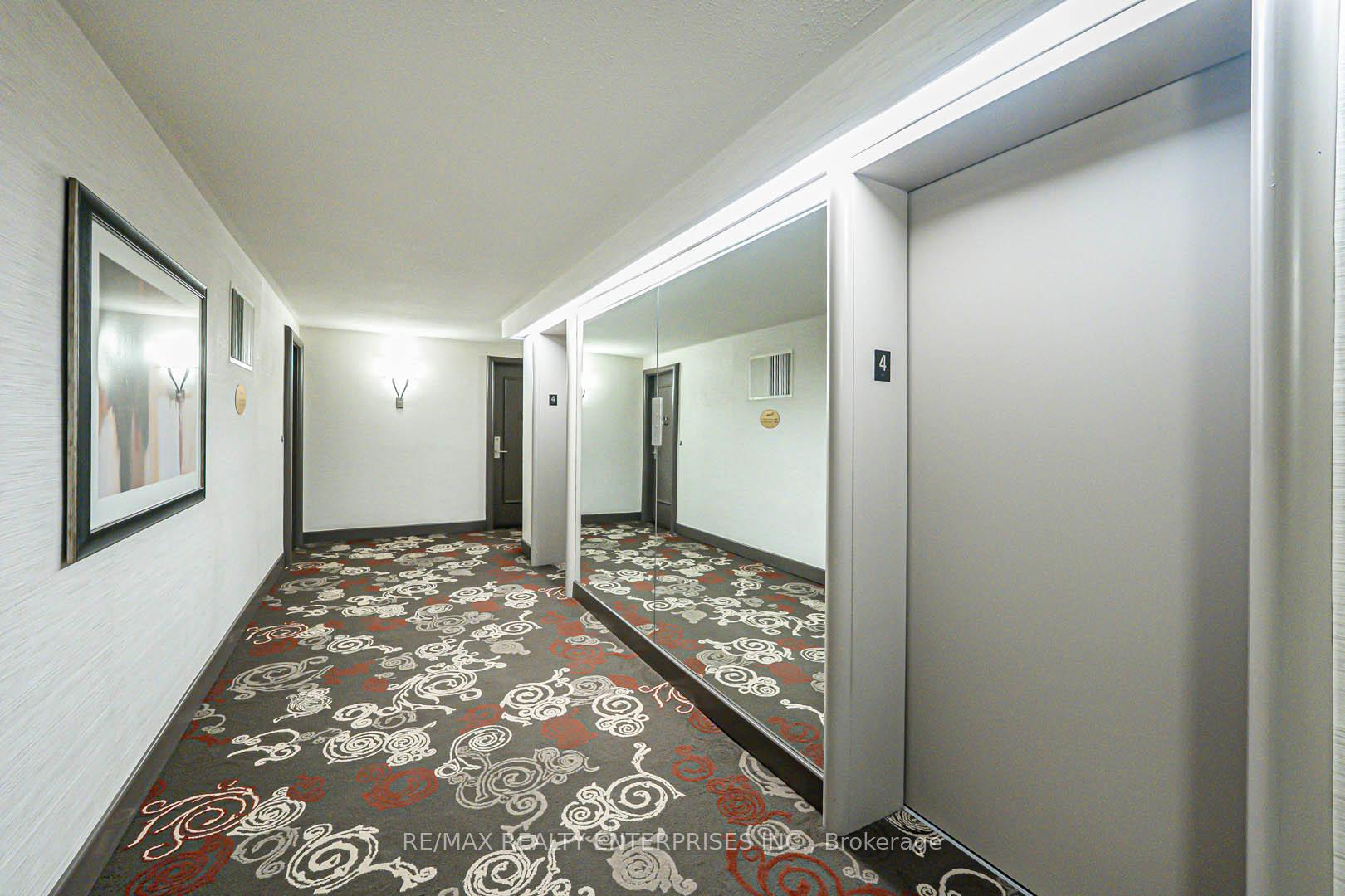 2 Bedrooms Condo at 1400 Dixie, Mississauga For sale