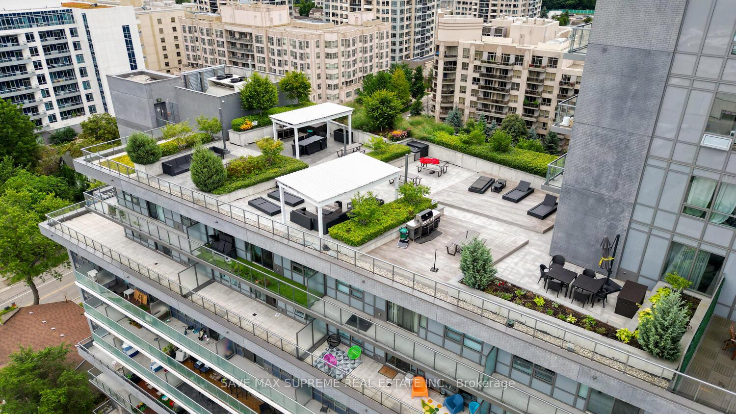 2 Bedrooms Condo at 7 Kenaston, Toronto For sale