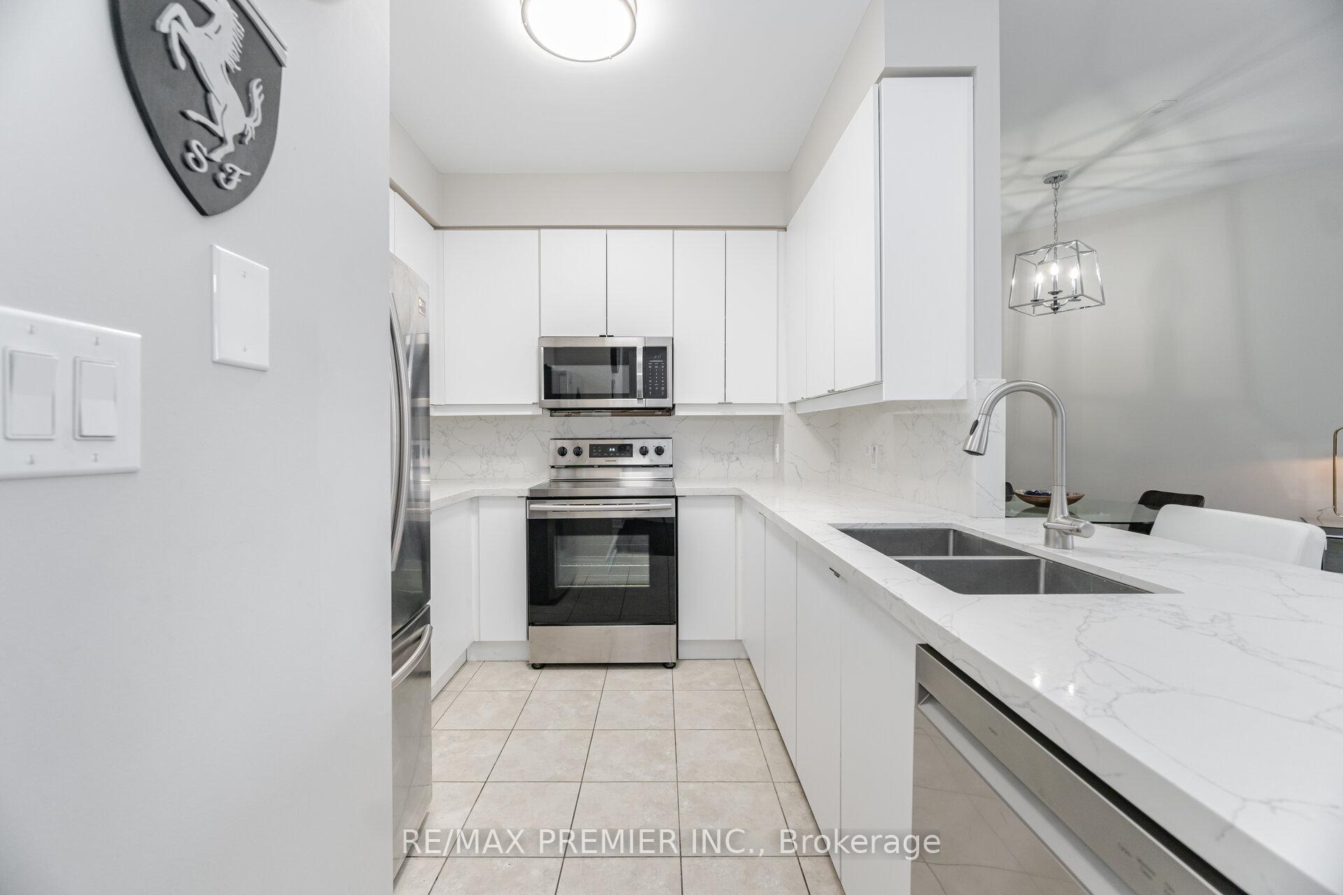 1 Bedroom Condo at 281 Woodbridge,  Vaughan For sale