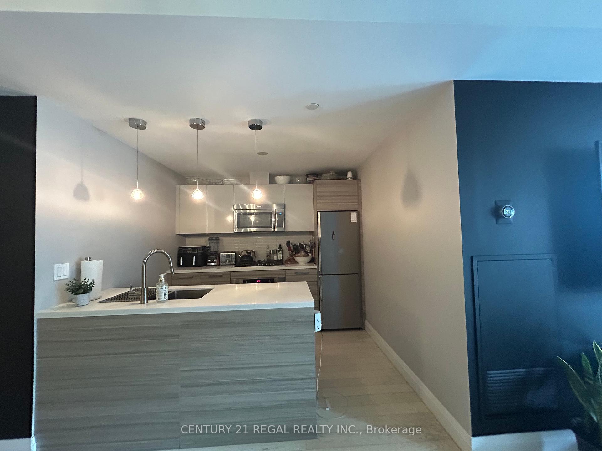 3 Bedrooms Condo at 224 King Street West,  Toronto For sale