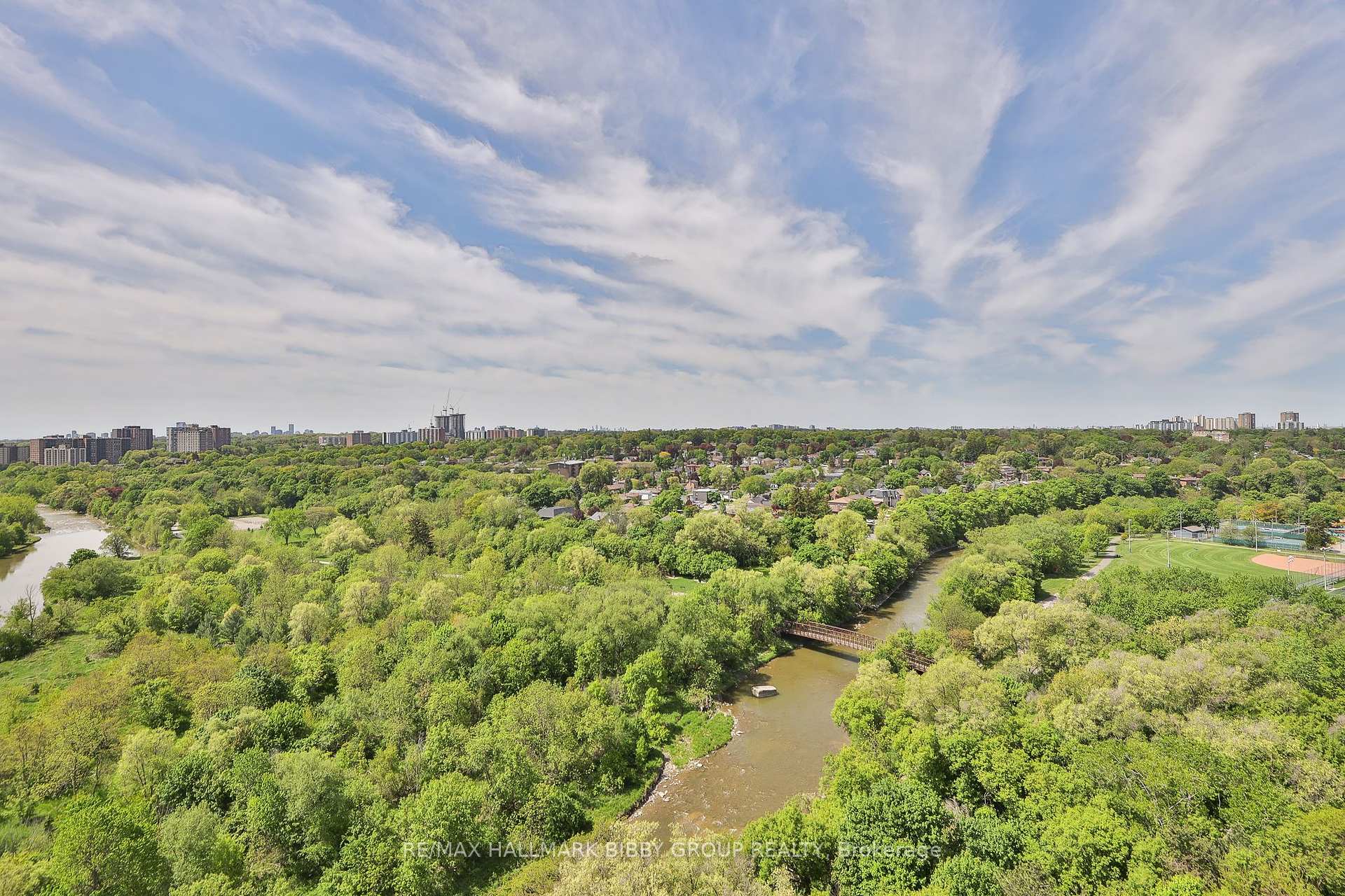 3 Bedrooms Condo at 10 Wilby, Toronto For sale