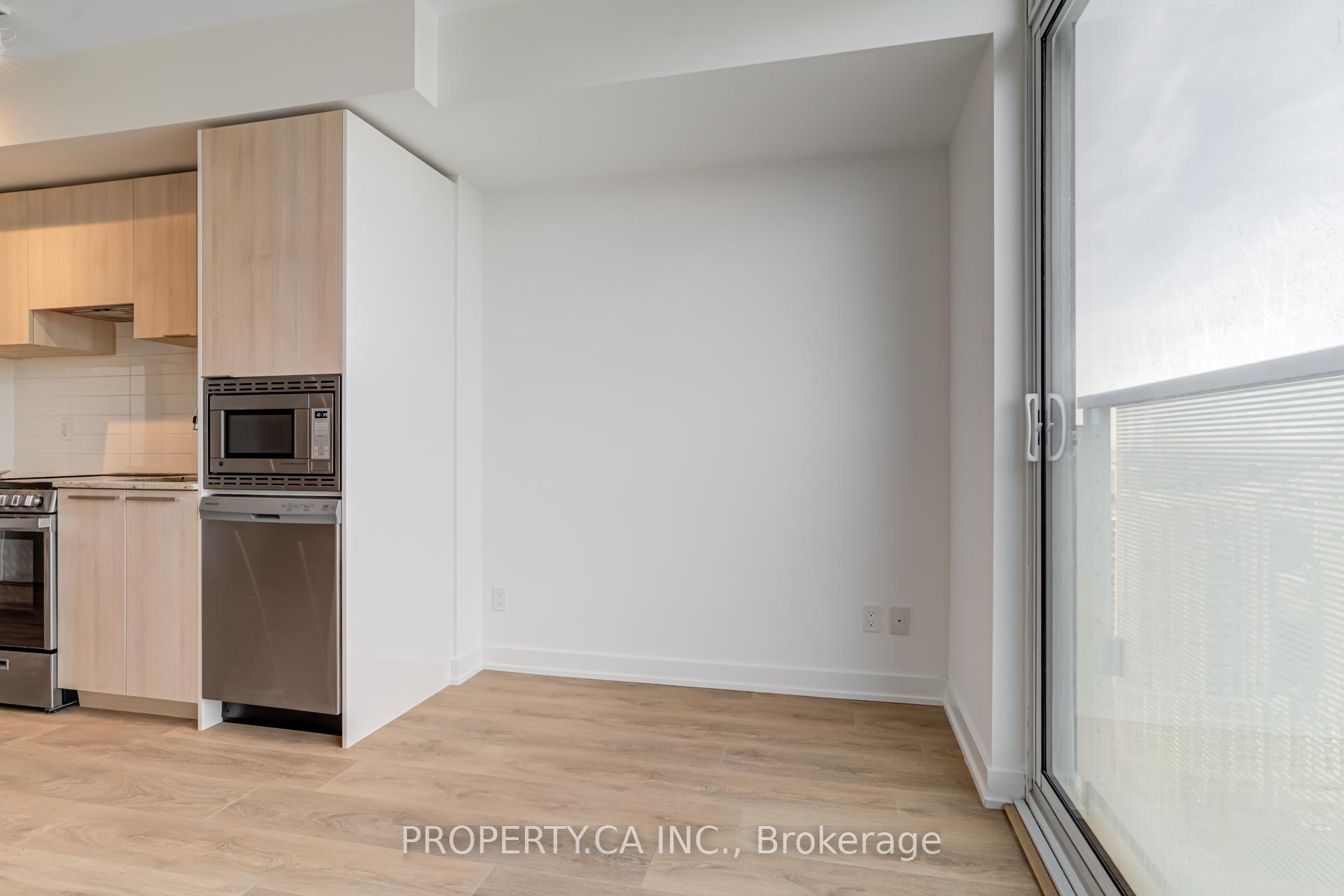 2 Bedrooms Condo at 501 Yonge, Toronto For sale