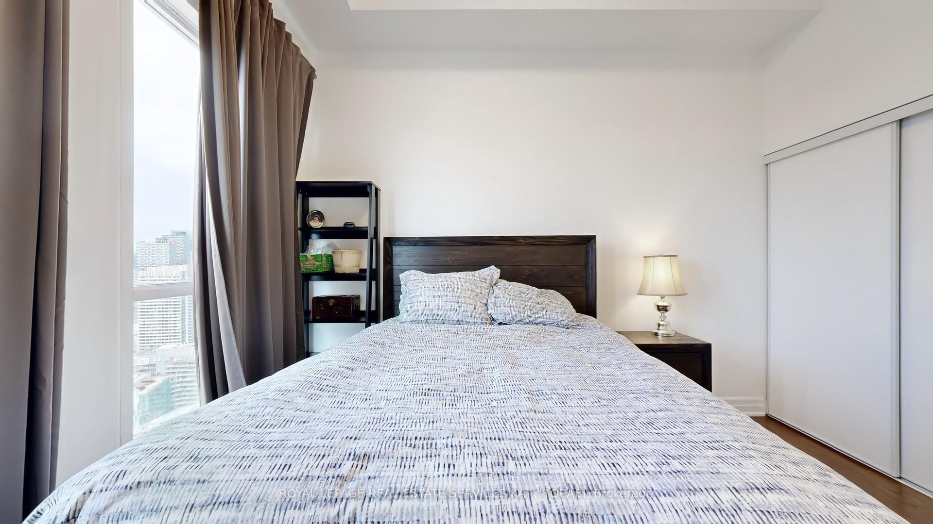 3 Bedrooms Condo at 628 Fleet, Toronto For sale