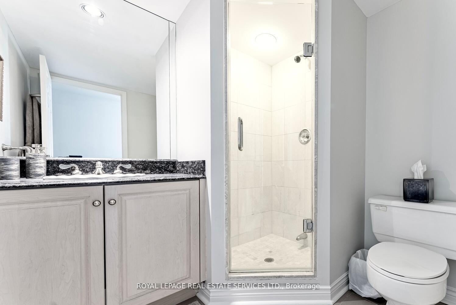 2 Bedrooms Condo at 2190 Lakeshore,  Burlington For sale