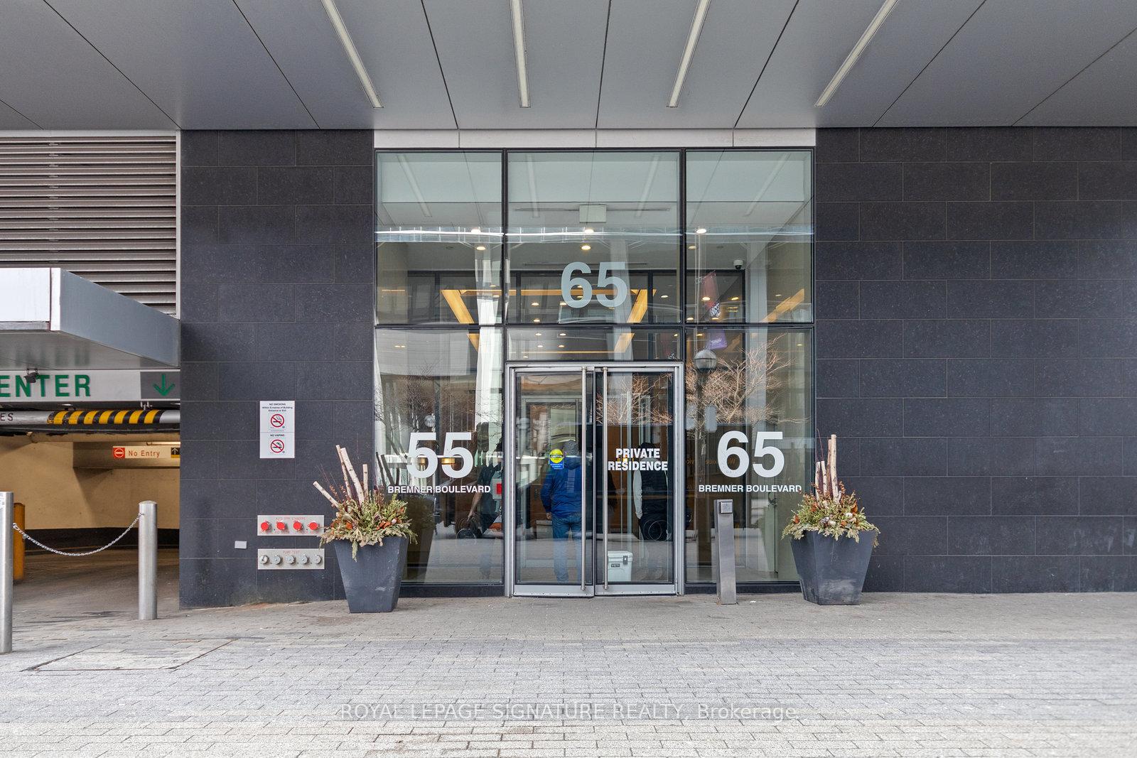 3 Bedrooms Condo at 65 Bremner, Toronto For sale