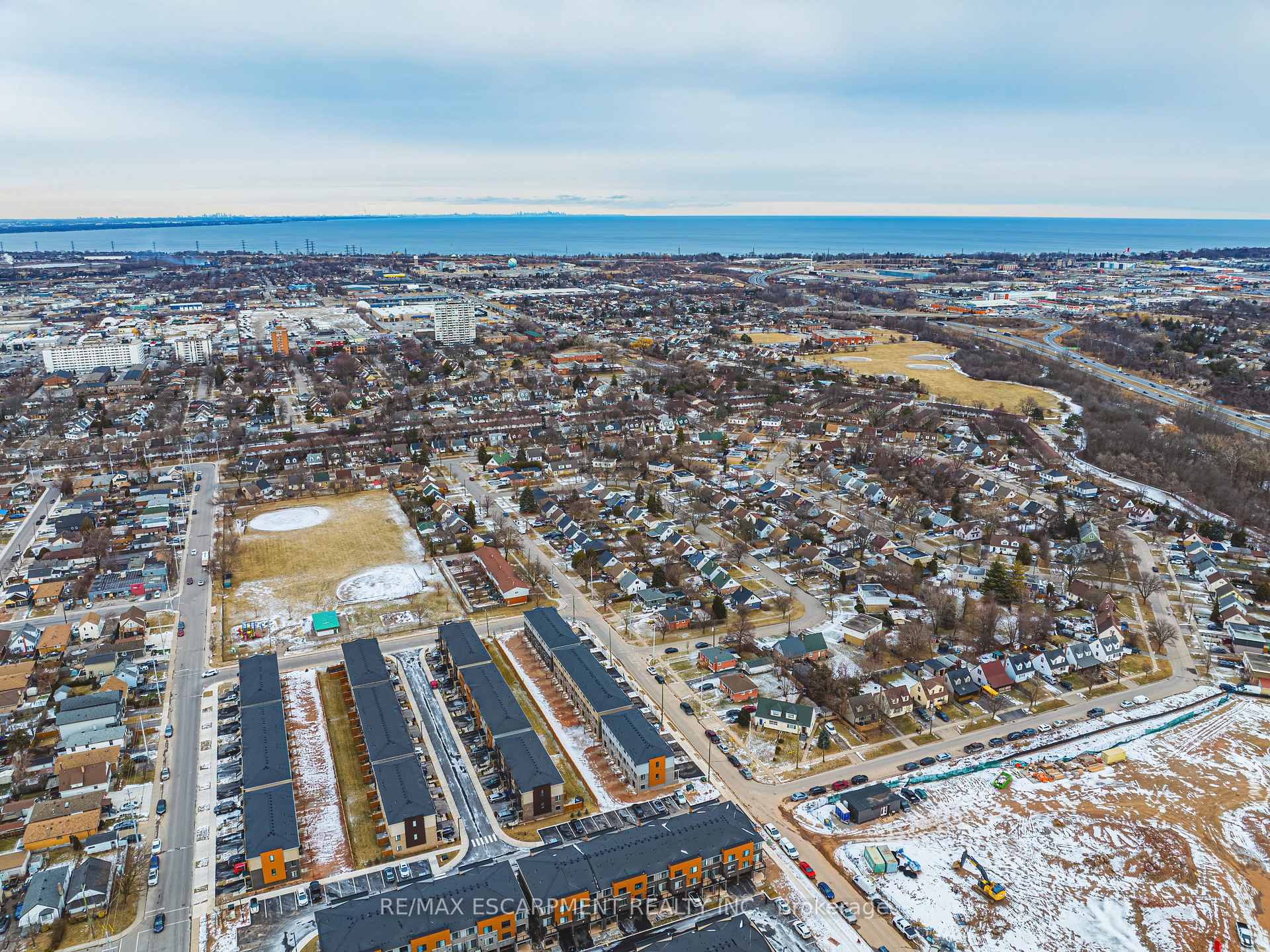 3 Bedrooms Condo at 55 Dryden,  Hamilton For sale