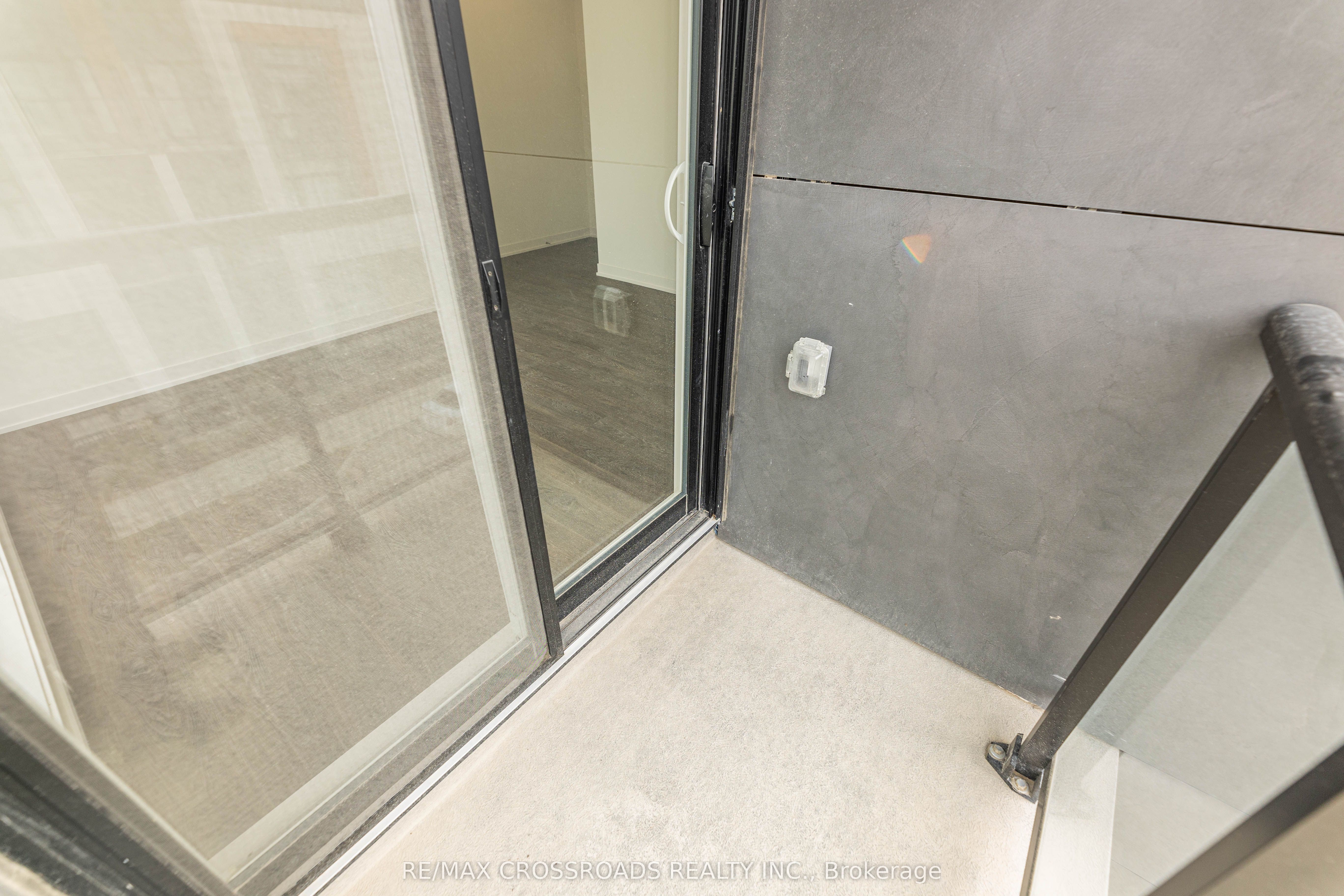10 David Eyer Road E, #1203