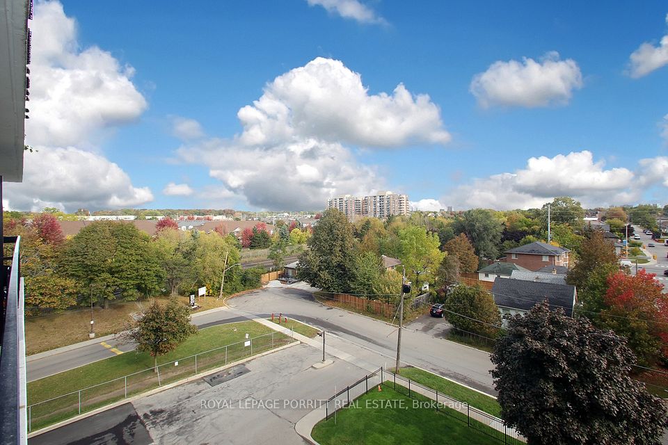 https://trreb-image.ampre.ca/Z2MB0Ba1VnZIusbHtckGx5j0yvRv-qoysD6k1c1ax2s/rs:fit:960:960/wm:.5:so:0:50:.4/wmsh:10/wmt:PHNwYW4gZm9yZWdyb3VuZD0nd2hpdGUnIGZvbnQ9JzY4Jz5ST1lBTCBMRVBBR0UgUE9SUklUVCBSRUFMIEVTVEFURSwgQnJva2VyYWdlPC9zcGFuPg/L3RycmViL2xpc3RpbmdzLzQwLzcwLzI5LzI0L3AvMzUzMzQ4NDQtZjZhZi00OWMxLTkxY2MtZWUxNjgzODM5MmFiLmpwZw.jpg