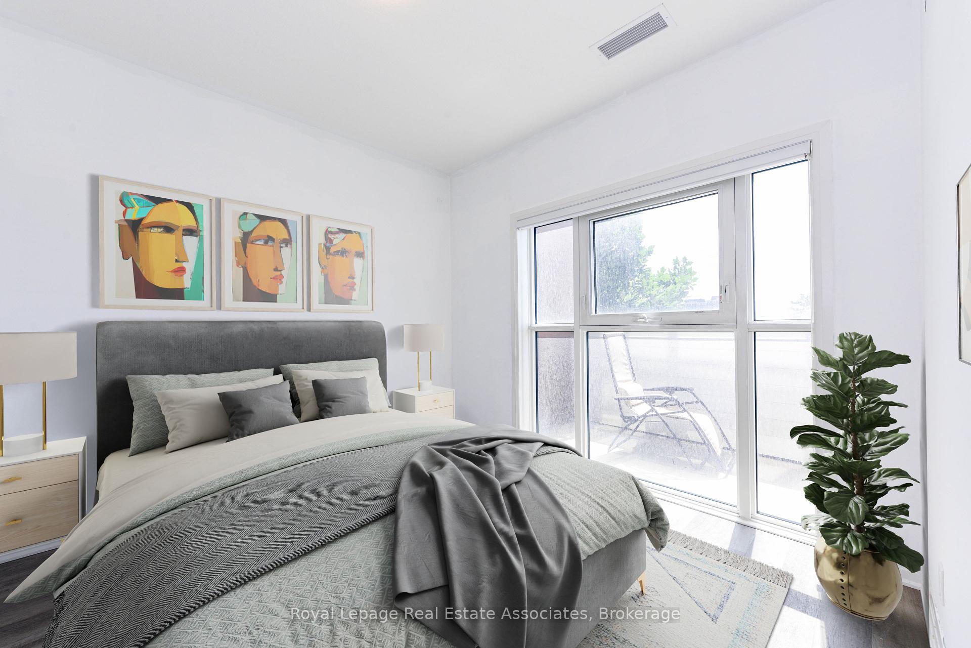 3 Bedrooms Condo at 102 Grovewood, Oakville For sale
