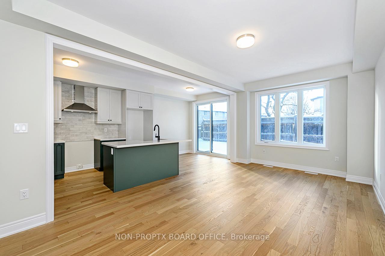 3 Bedrooms Condo at 2184 Postmaster,  Oakville For sale