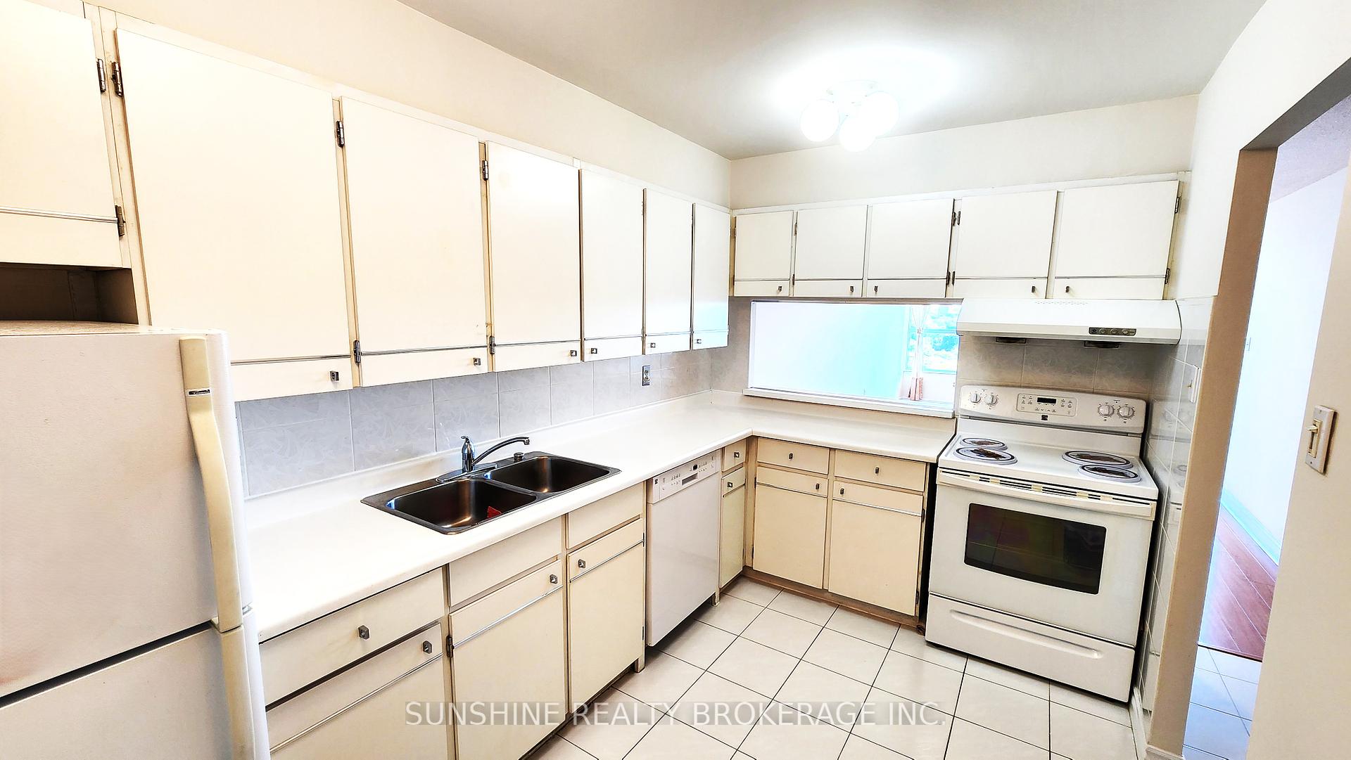 2 Bedrooms Condo at 2365 Kennedy, Toronto For sale