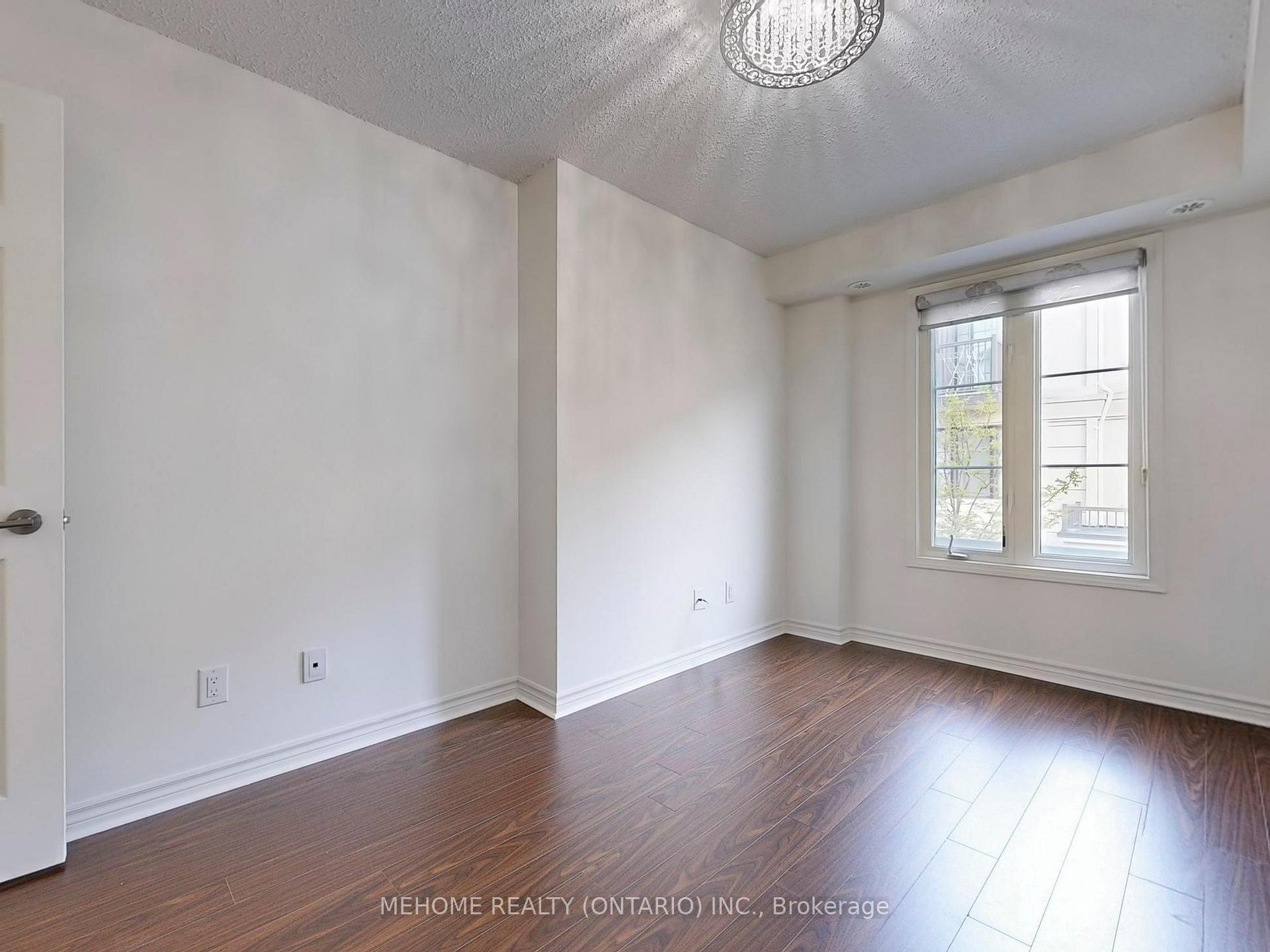 3 Bedrooms Condo at 7 Brighton, Vaughan For sale