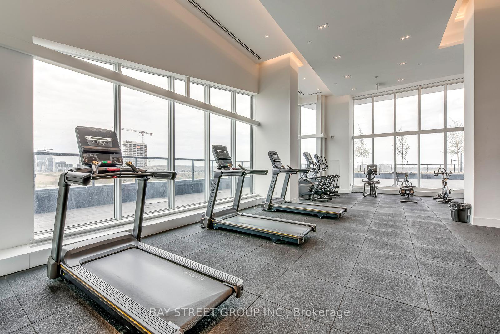 2 Bedrooms Condo at 2485 Taunton, Oakville For sale