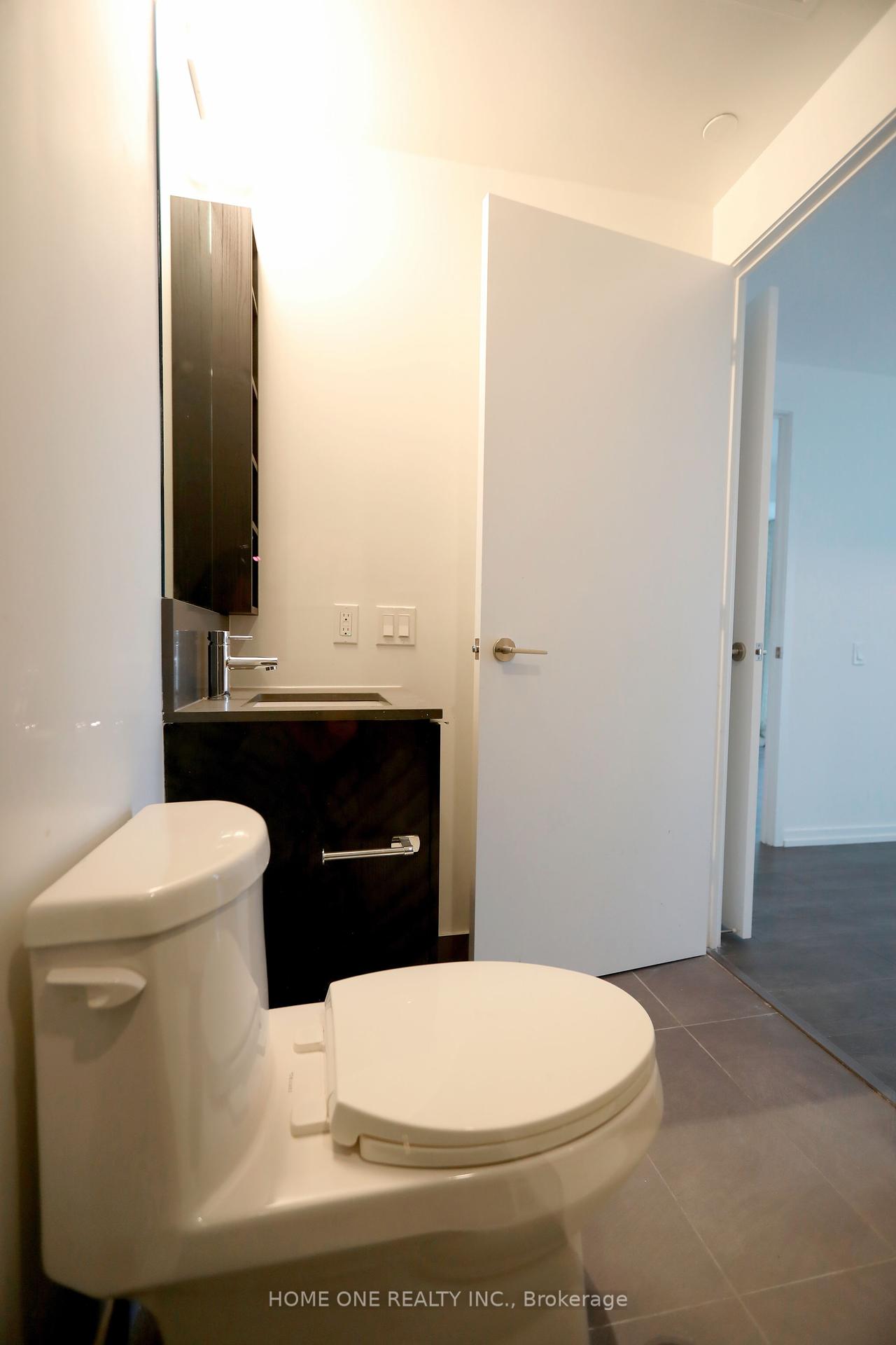 2 Bedrooms Condo at 1000 Portage,  Vaughan For sale