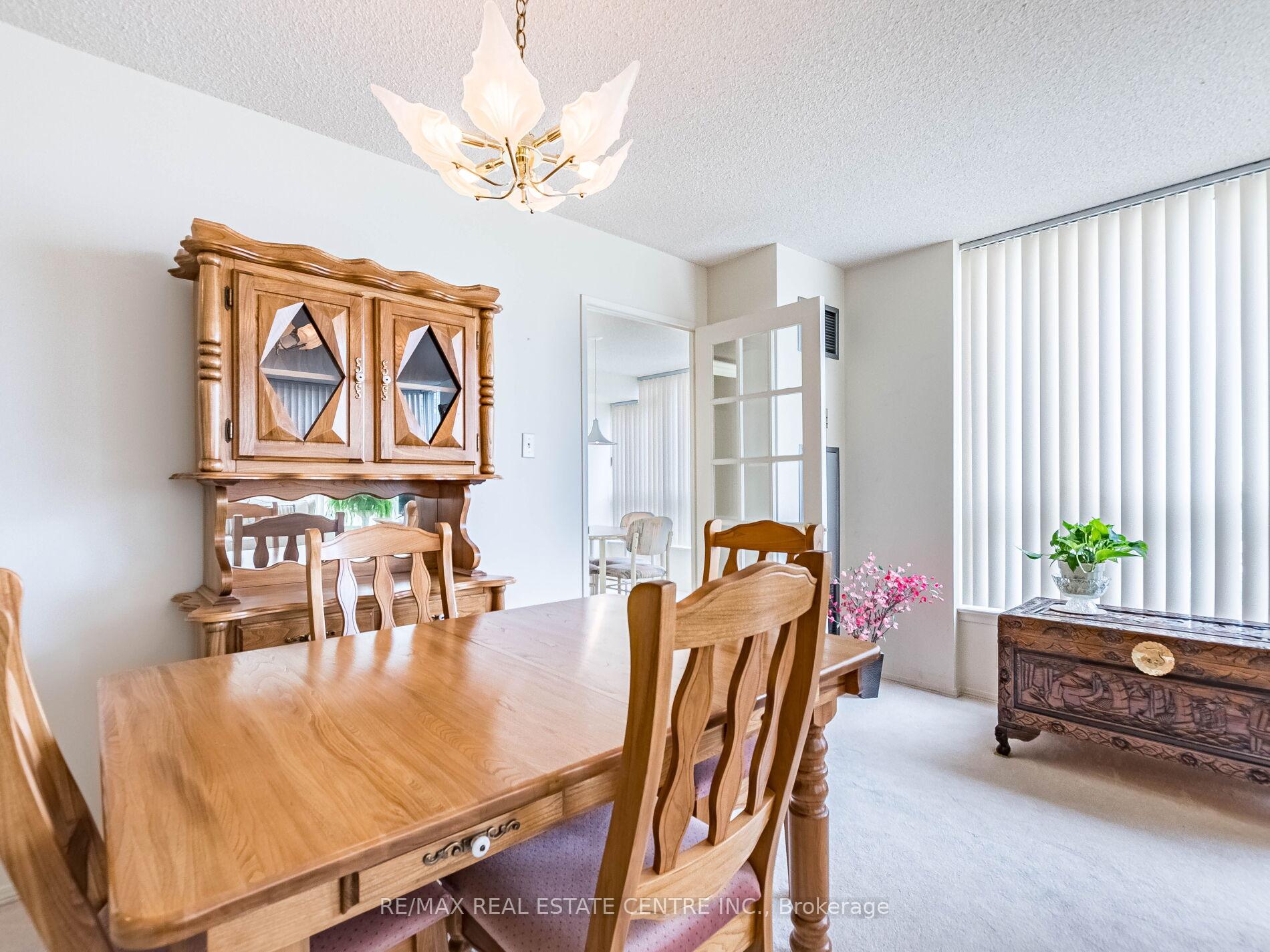 1 Bedroom Condo at 55 Elm, Mississauga For sale