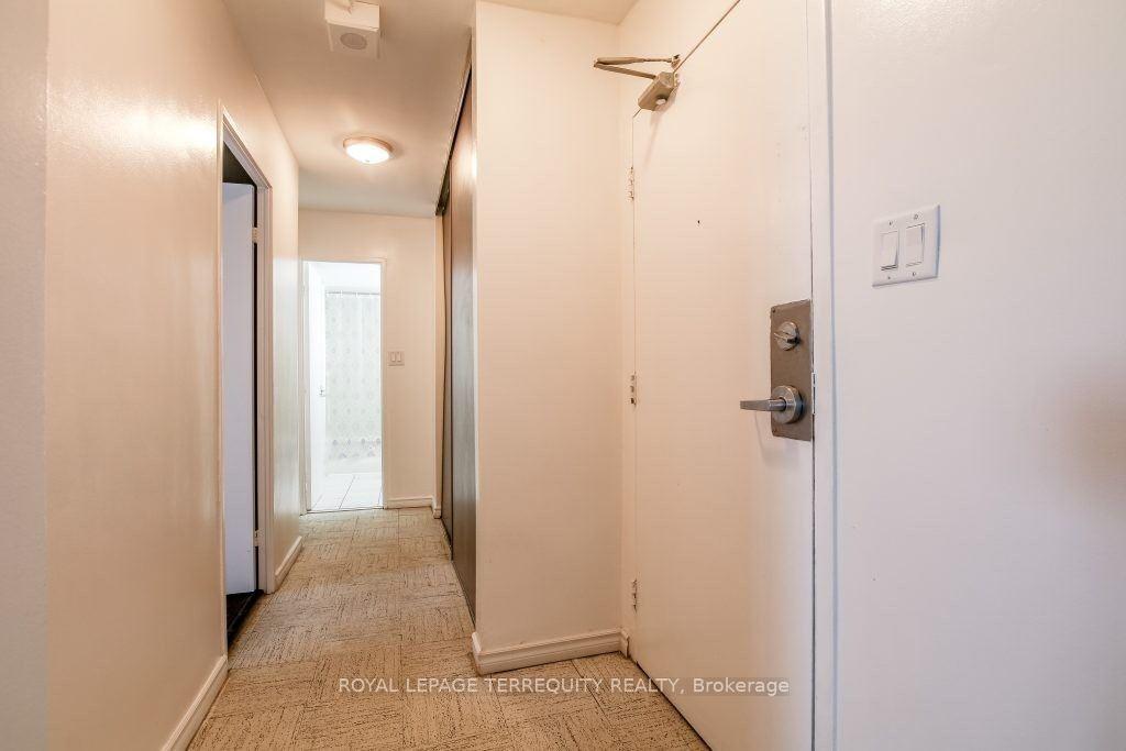 2 Bedrooms Condo at 5 Massey, Toronto For sale