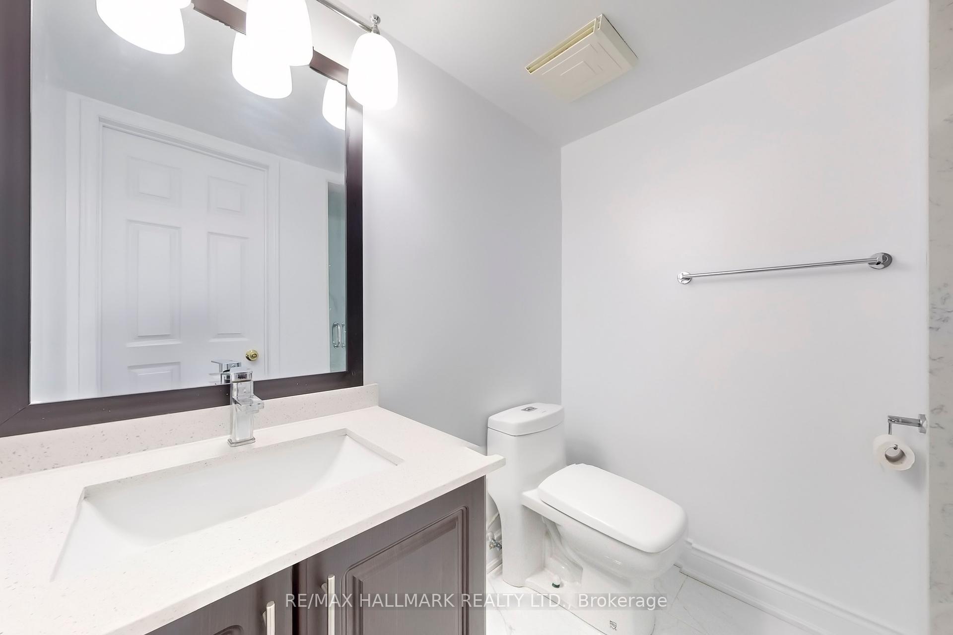 3 Bedrooms Condo at 83 Mondeo,  Toronto For sale