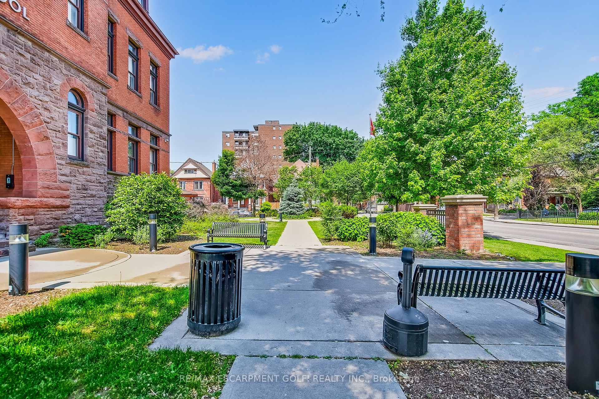 1 Bedroom Condo at 200 STINSON, Hamilton For sale