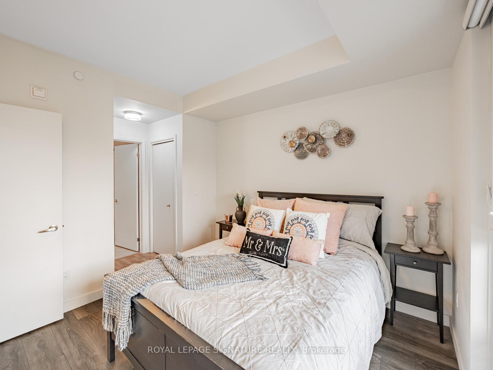 1 Bedroom Condo at 210 Sabina, Oakville For sale