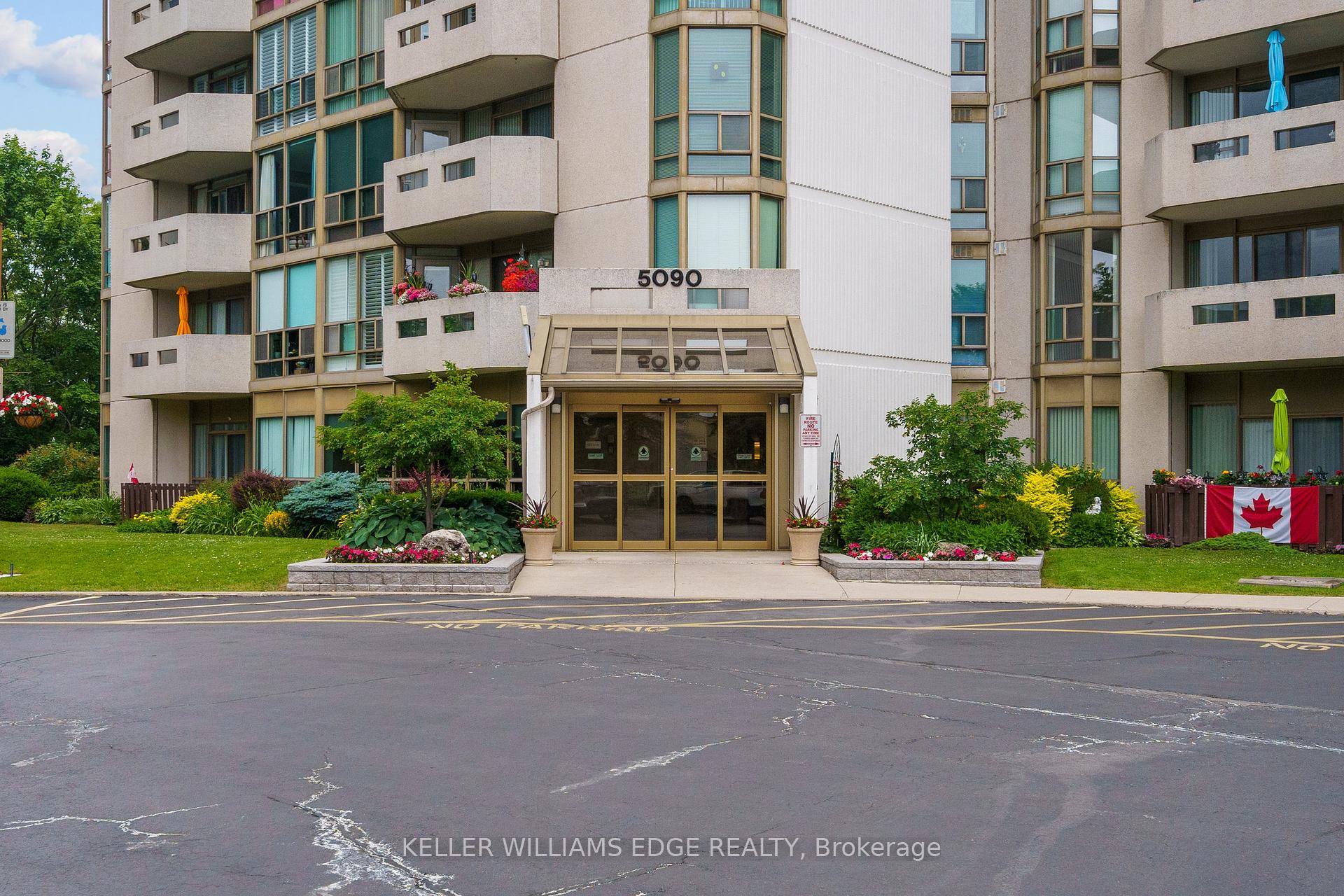 2 Bedrooms Condo at 5090 Pinedale, Burlington For sale