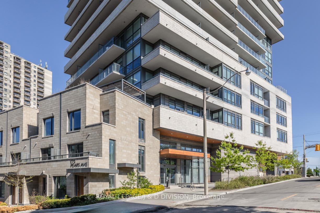 3 Bedrooms Condo at 181 Bedford, Toronto For sale