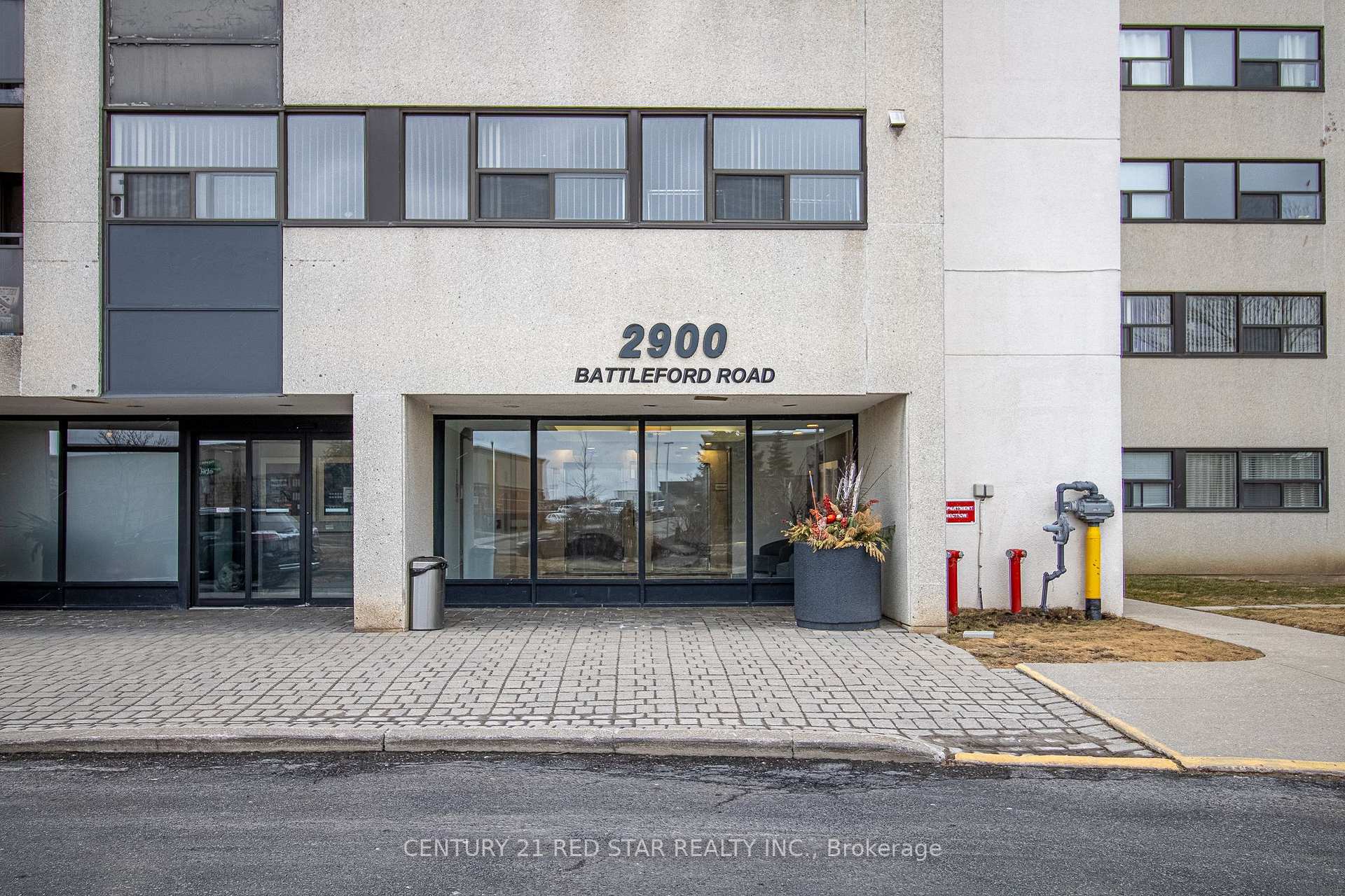 3 Bedrooms Condo at 2900 Battleford,  Mississauga For sale