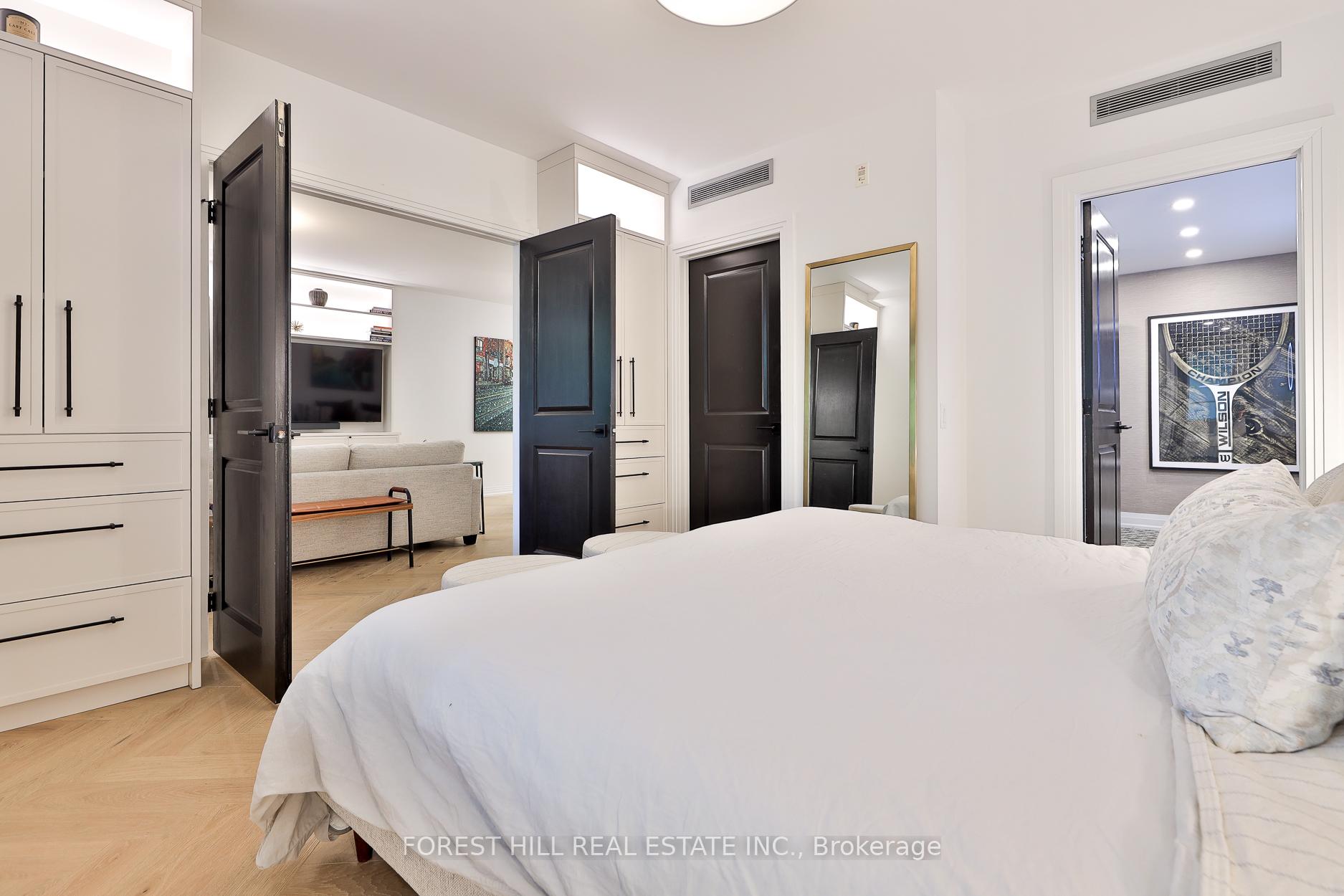 2 Bedrooms Condo at 1 Benvenuto, Toronto For sale