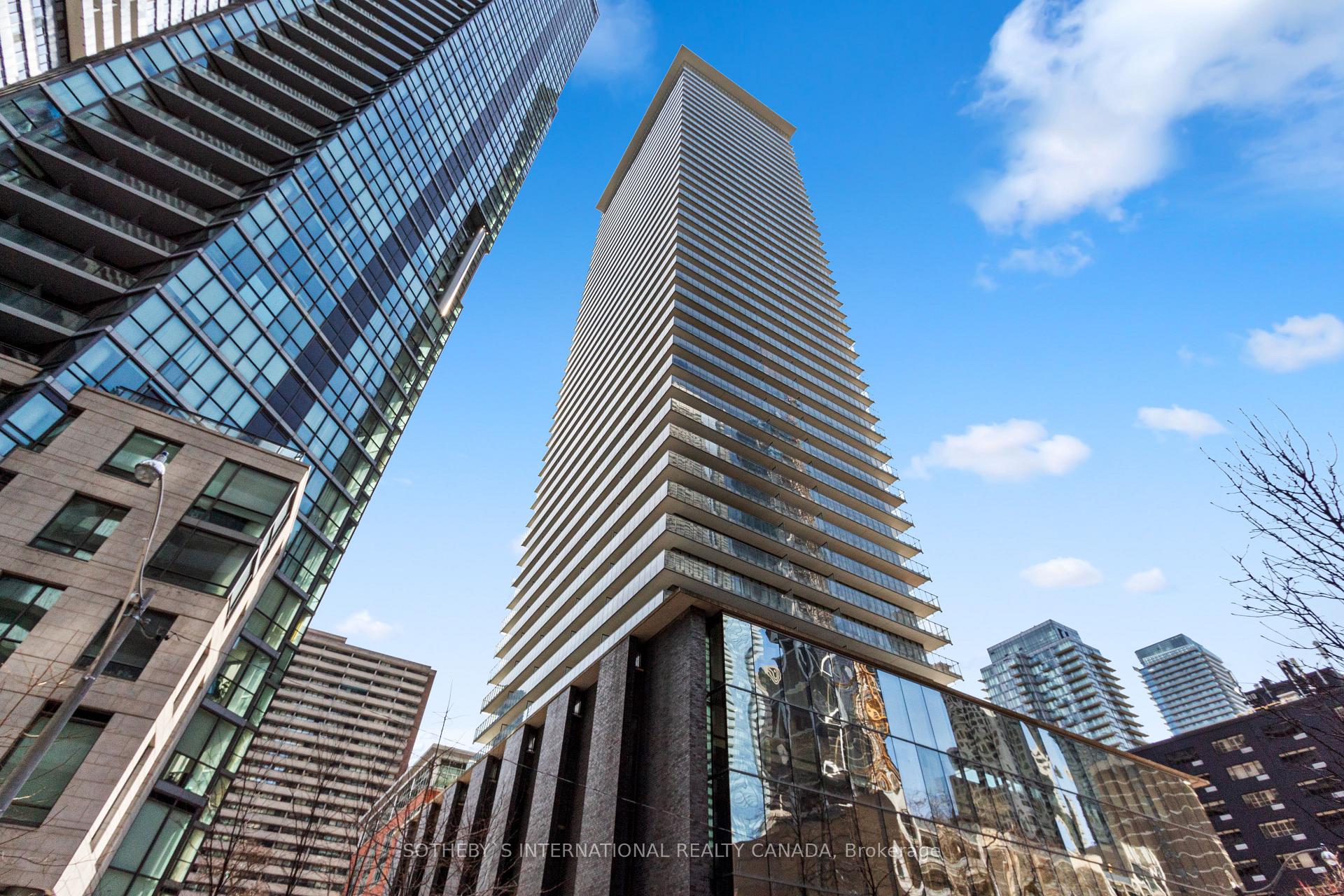 2 Bedrooms Condo at 33 Charles,  Toronto For sale