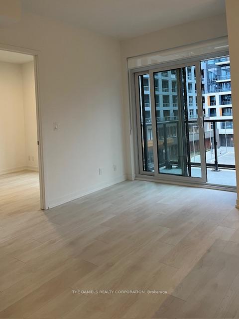 2 Bedrooms Condo at 8 Beverley Glen, Vaughan For sale