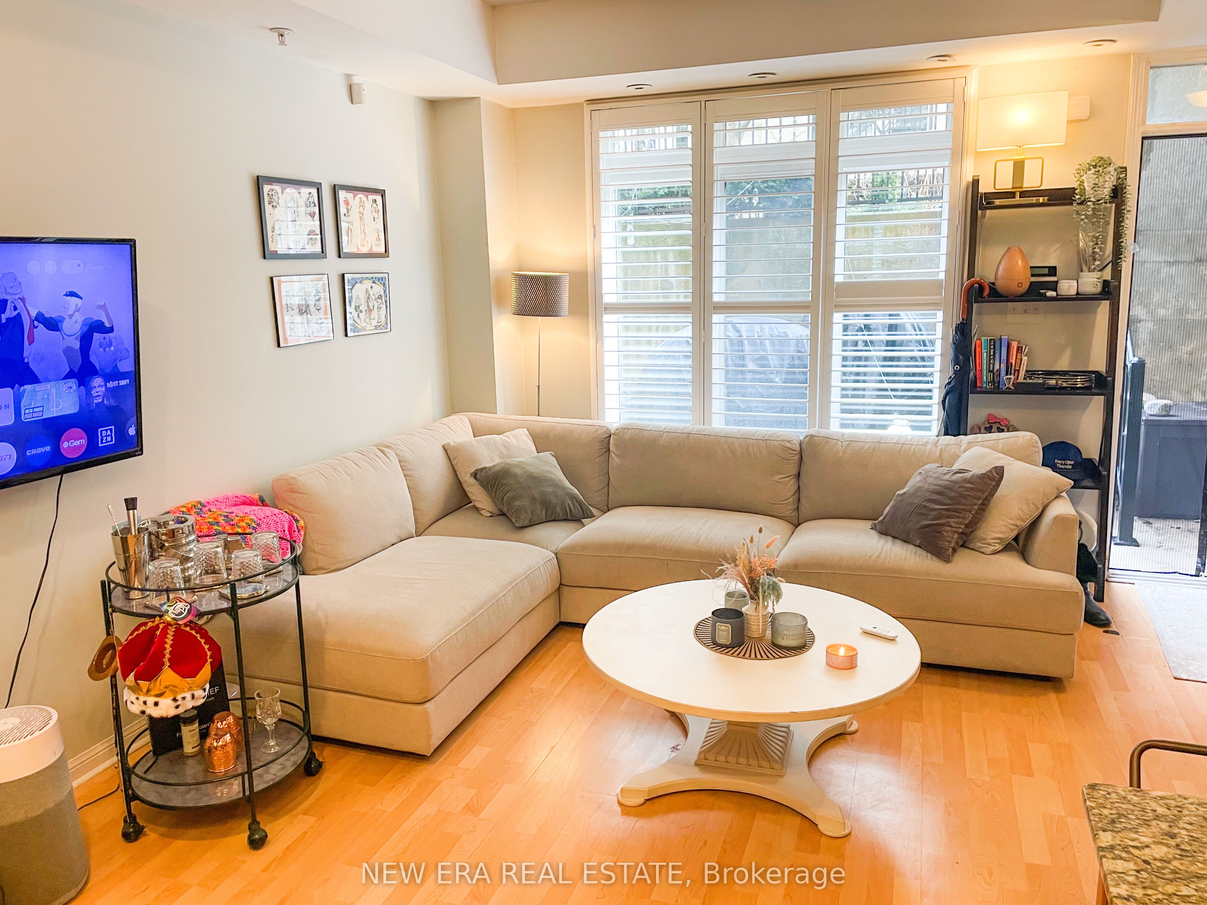 88 Carr Street, #19