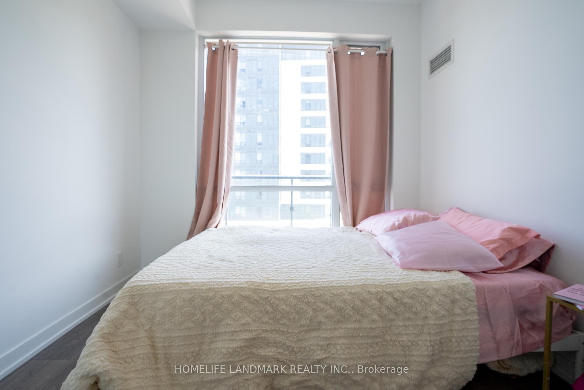 1 Bedroom Condo at 7950 bathurst, Vaughan For sale