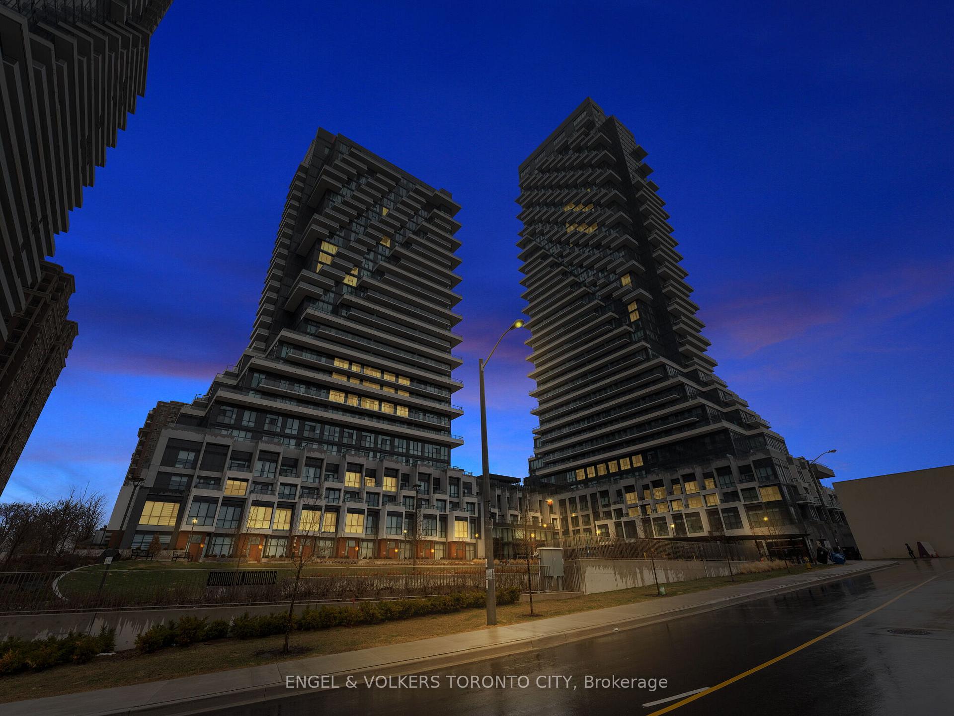 4 Bedrooms Condo at 30 Inn On The Park, Toronto For sale