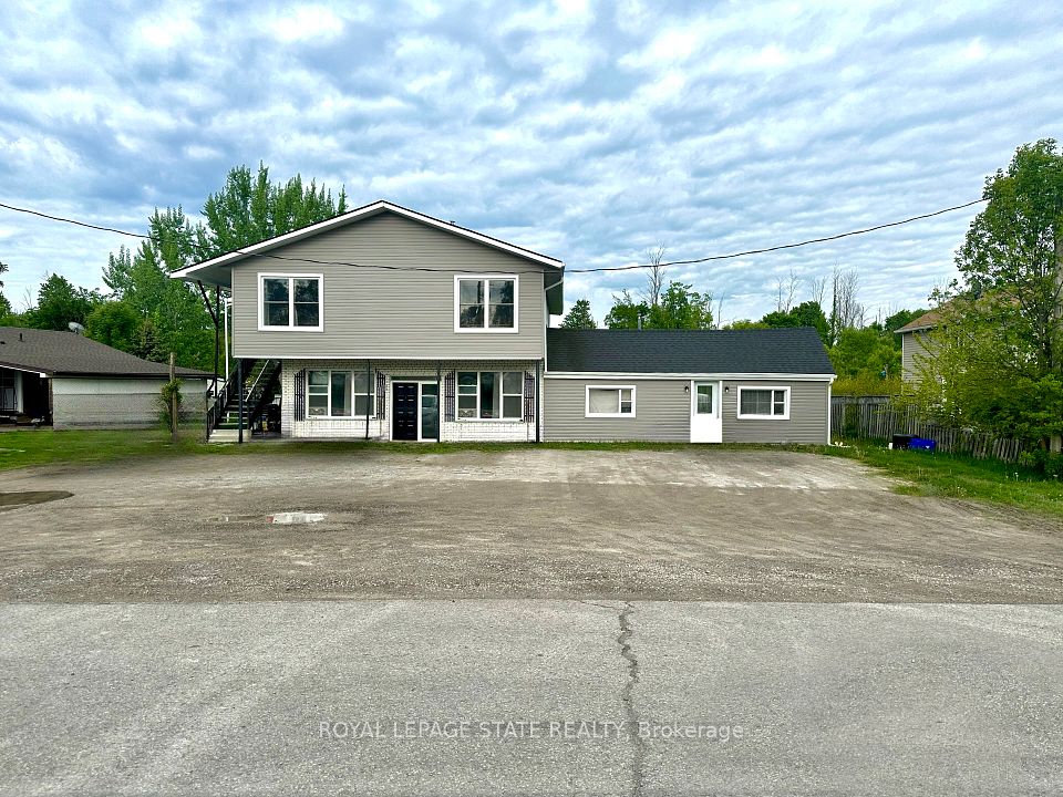 1572 North Shore