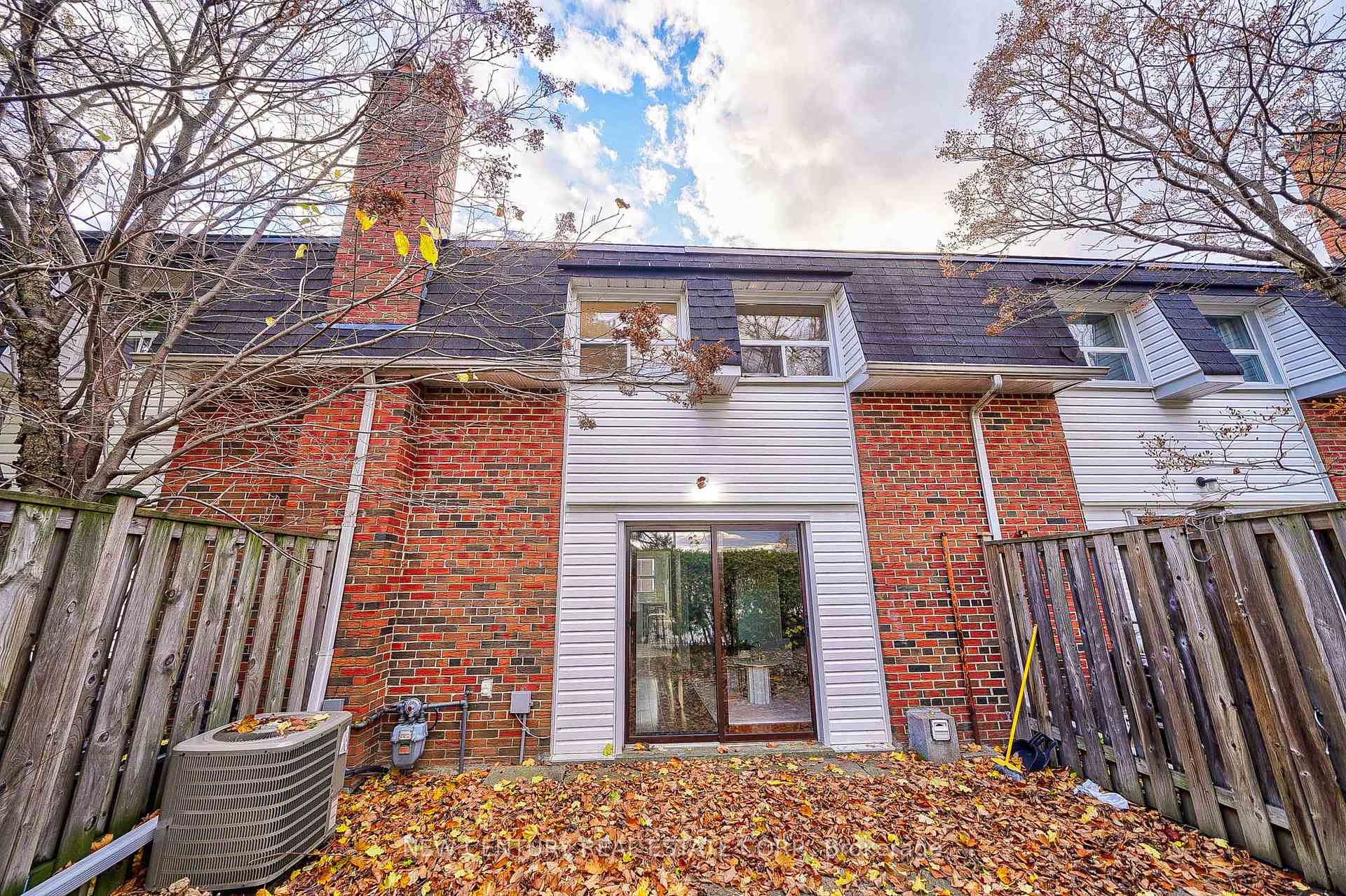 3 Bedrooms Condo at 92 Trailridge,  Toronto For sale