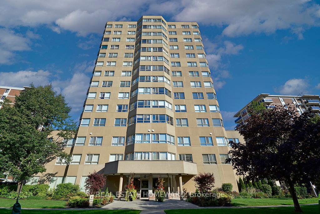 1 Bedroom Condo at 4 Park Vista, Toronto For sale