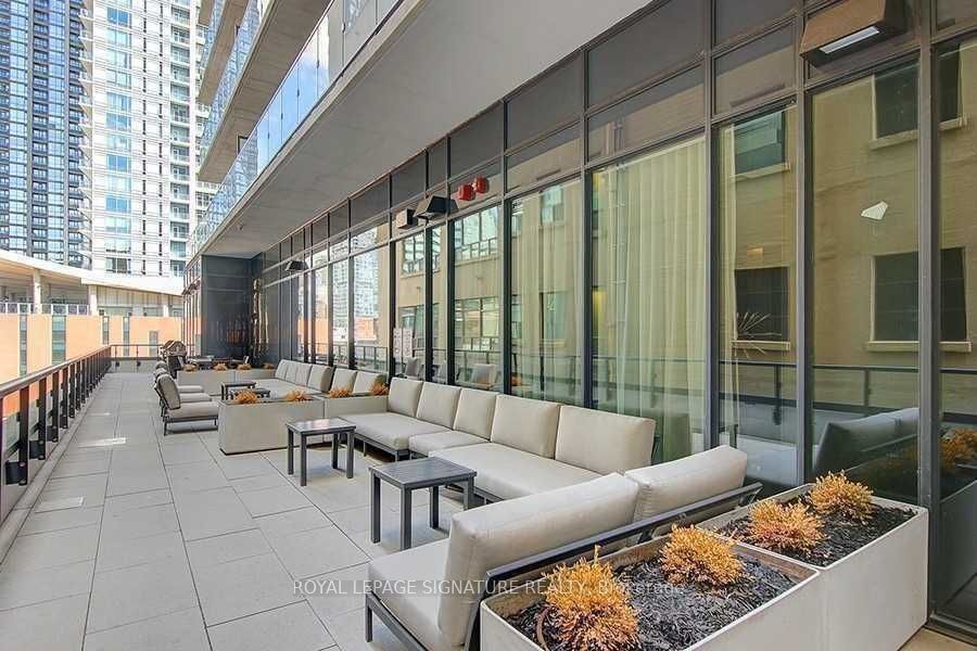 87 Peter Street, #2906