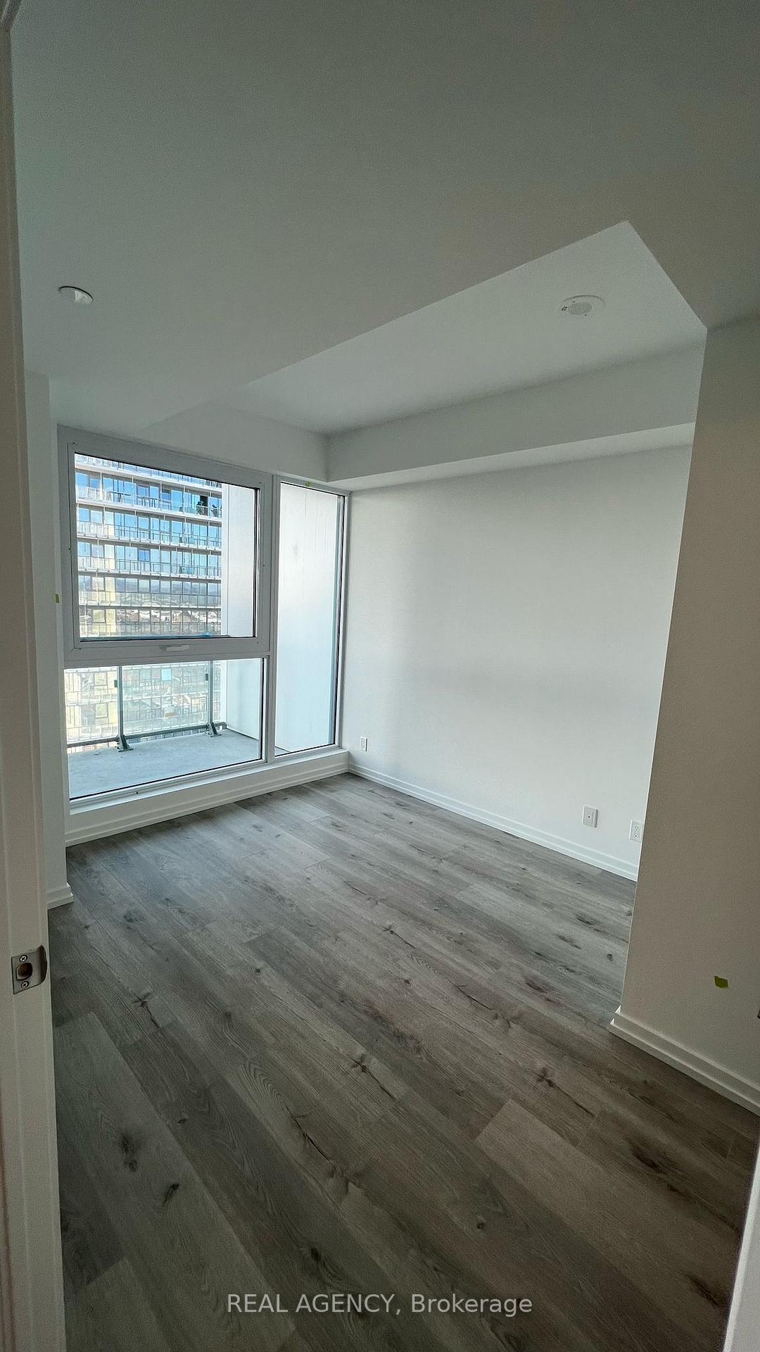 2 Bedrooms Condo at 1000 Portage,  Vaughan For sale