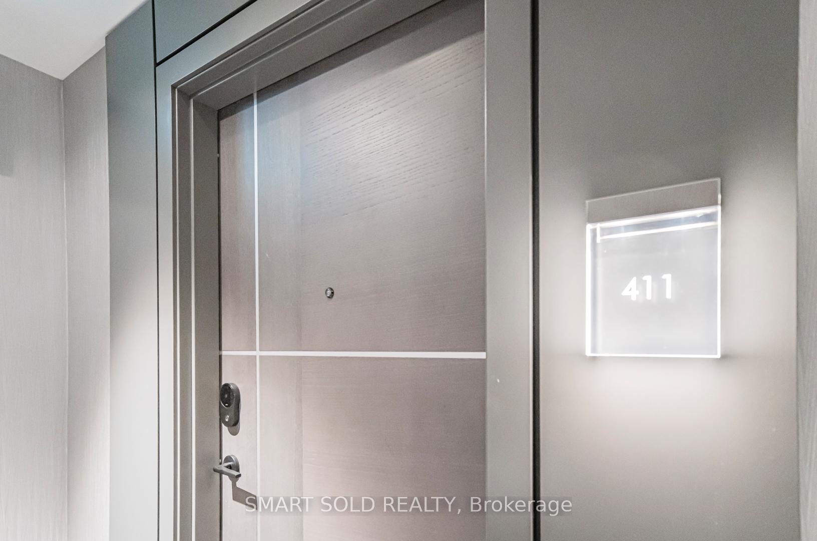 2 Bedrooms Condo at 100 Dalhousie, Toronto For sale
