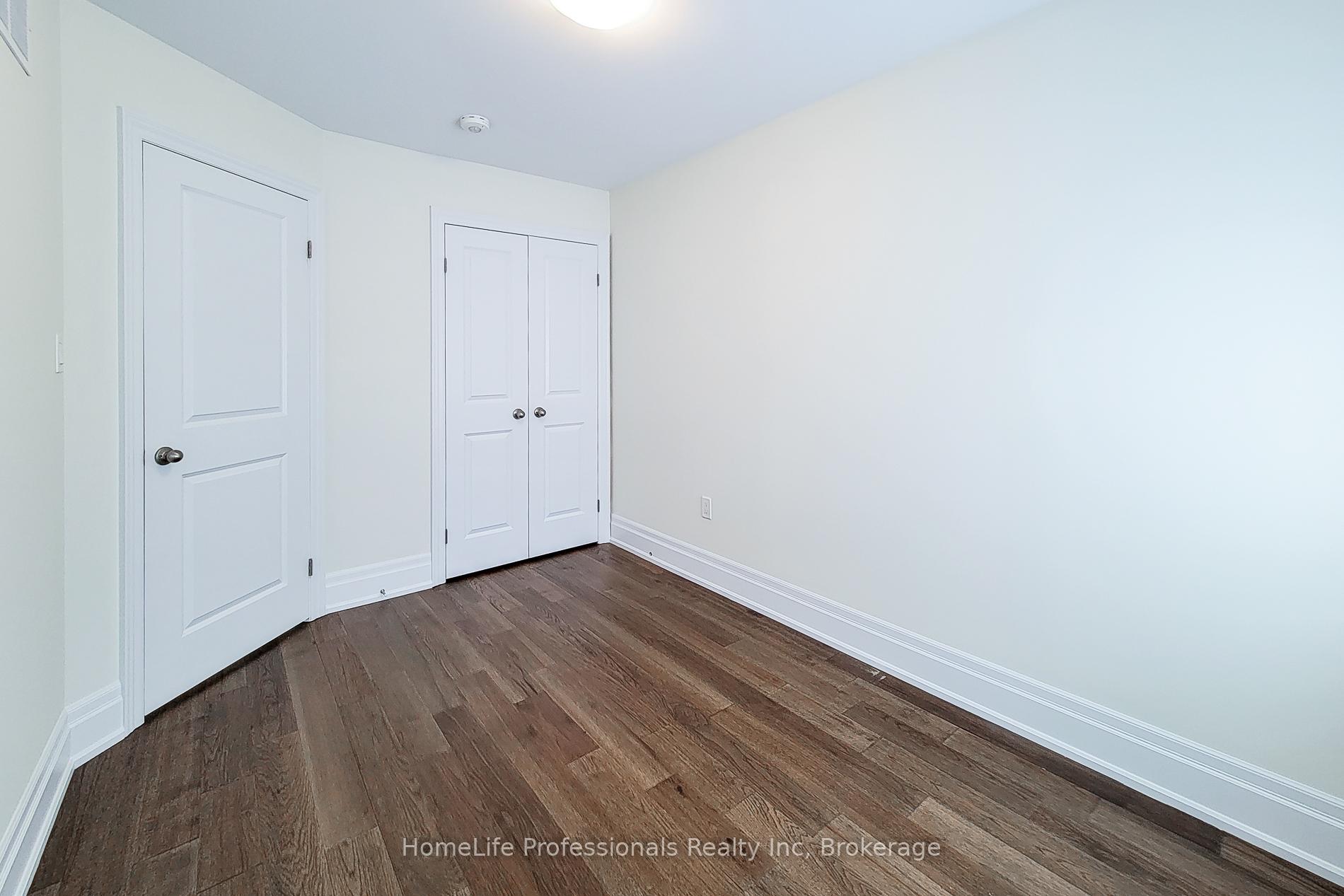 3 Bedrooms Condo at 111 Wilson, Hamilton For sale