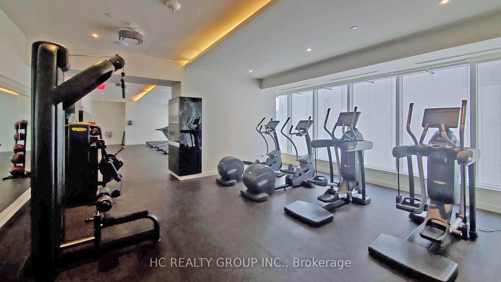 2 Bedrooms Condo at 197 Yonge, Toronto For sale