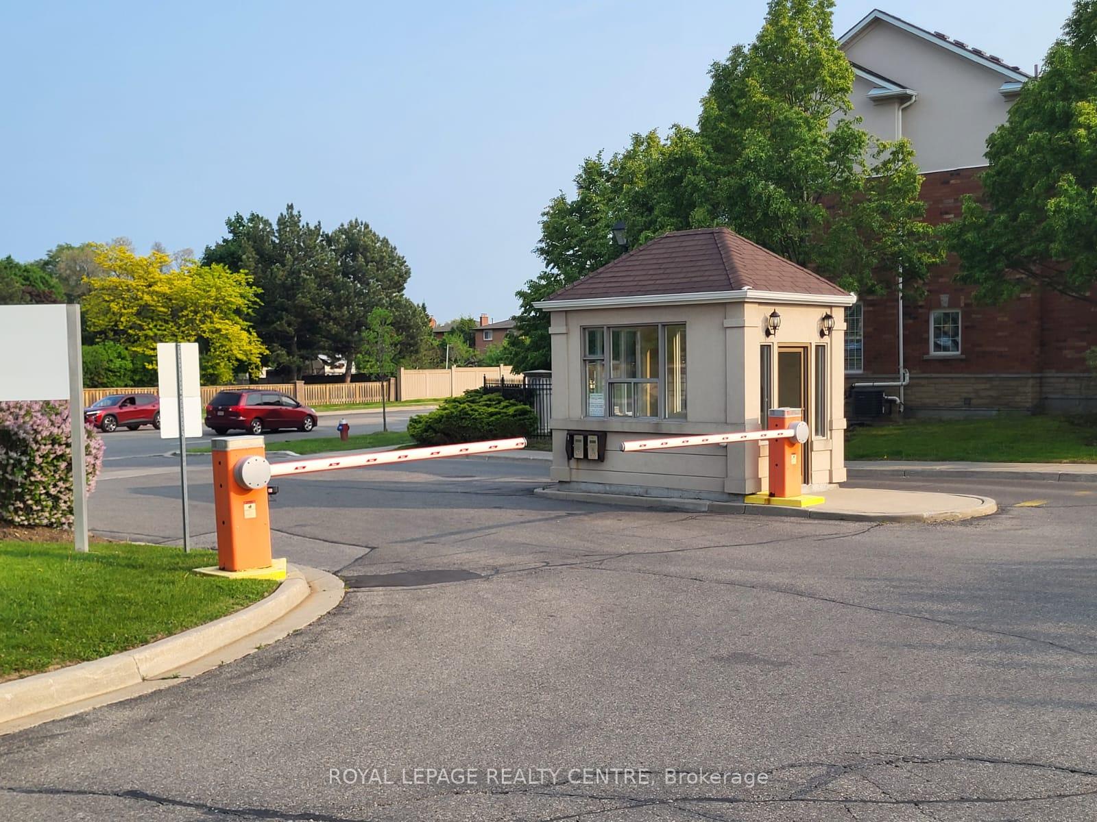 2 Bedrooms Condo at 1359 Rathburn, Mississauga For sale