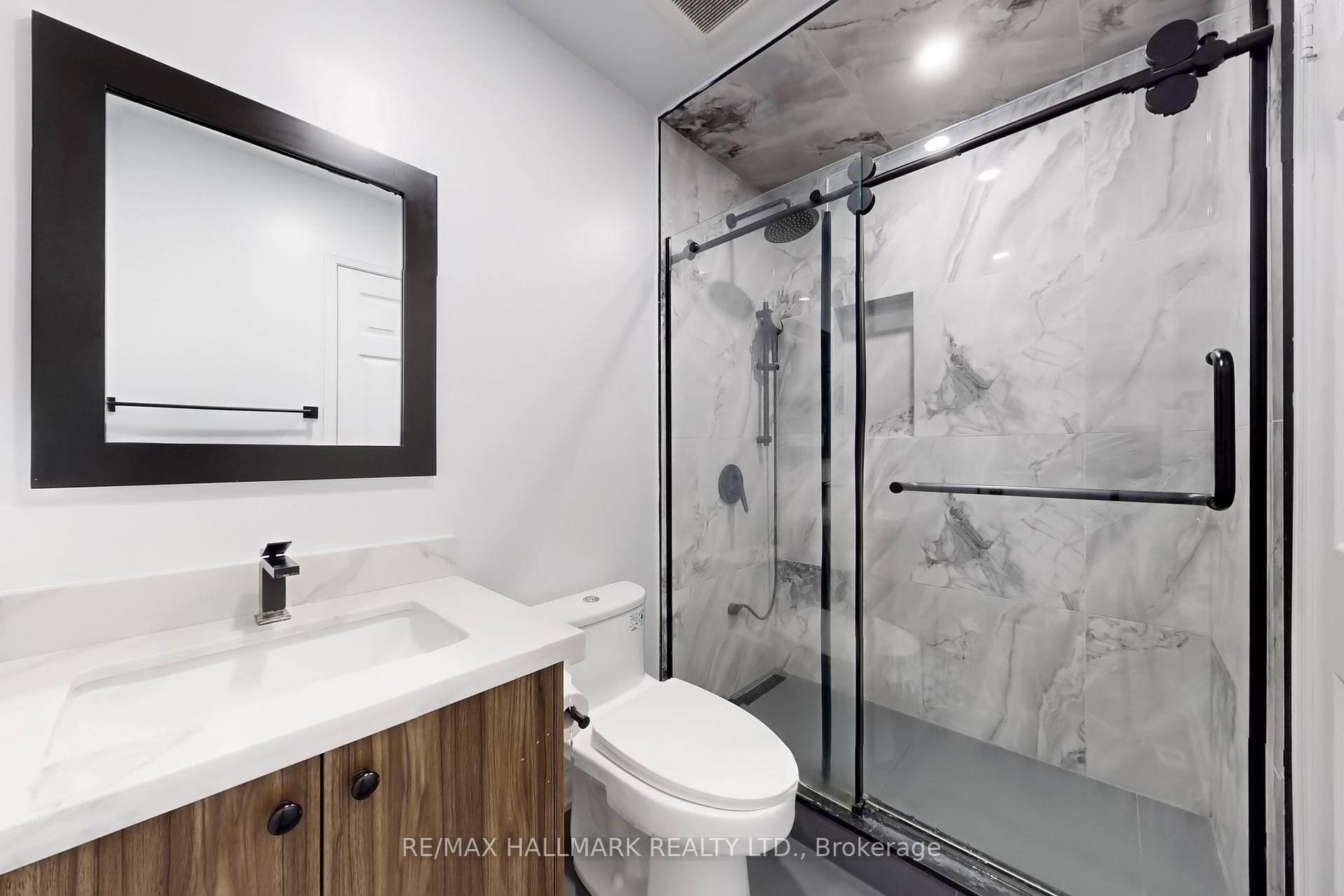 3 Bedrooms Condo at 83 Mondeo,  Toronto For sale