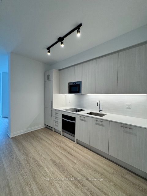 #212 - 286 Main Street, Toronto, ON M4C 4X4