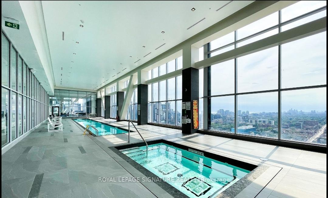 2 Bedrooms Condo at 488 University,  Toronto For sale