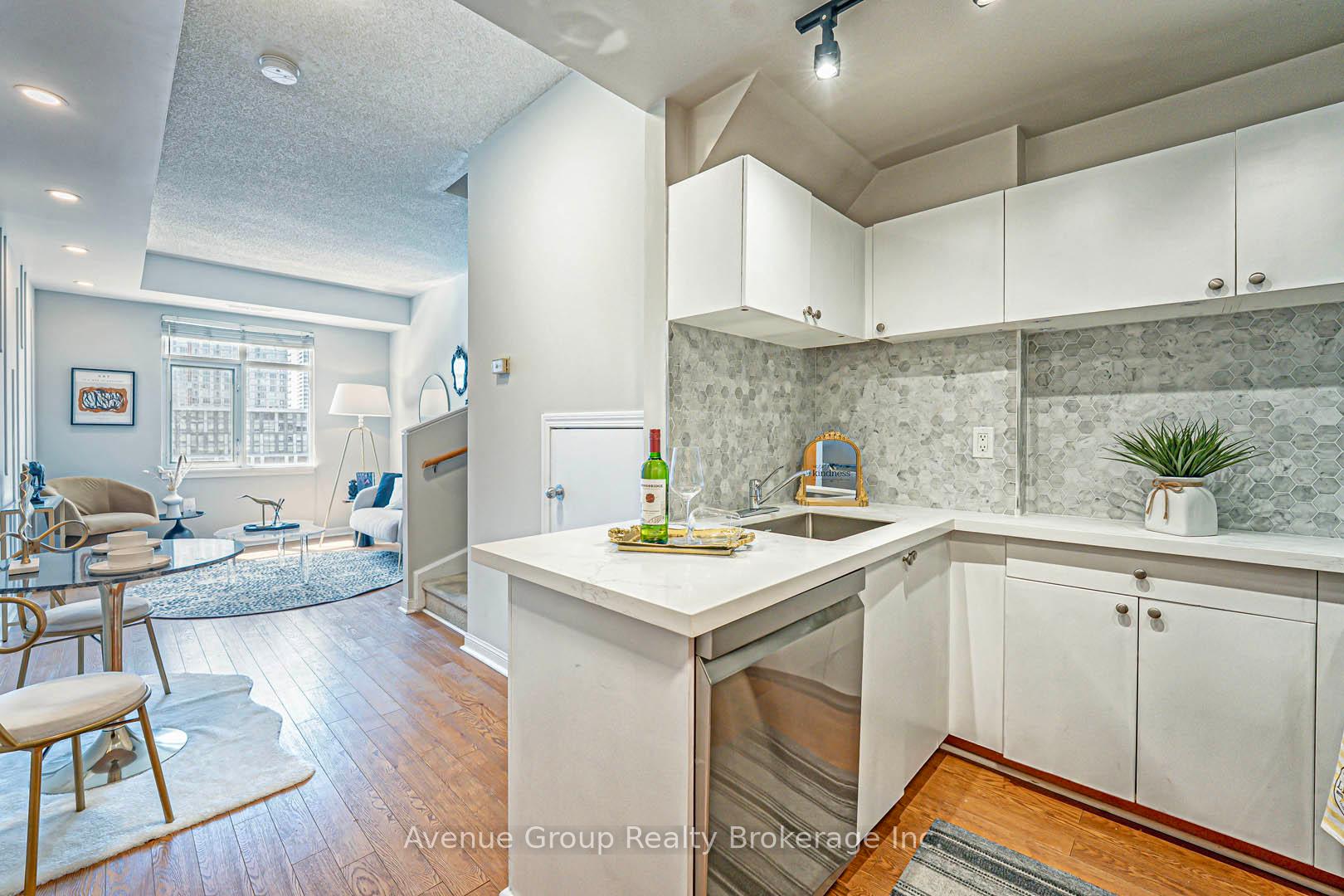 2 Bedrooms Condo at 550 Front, Toronto For sale